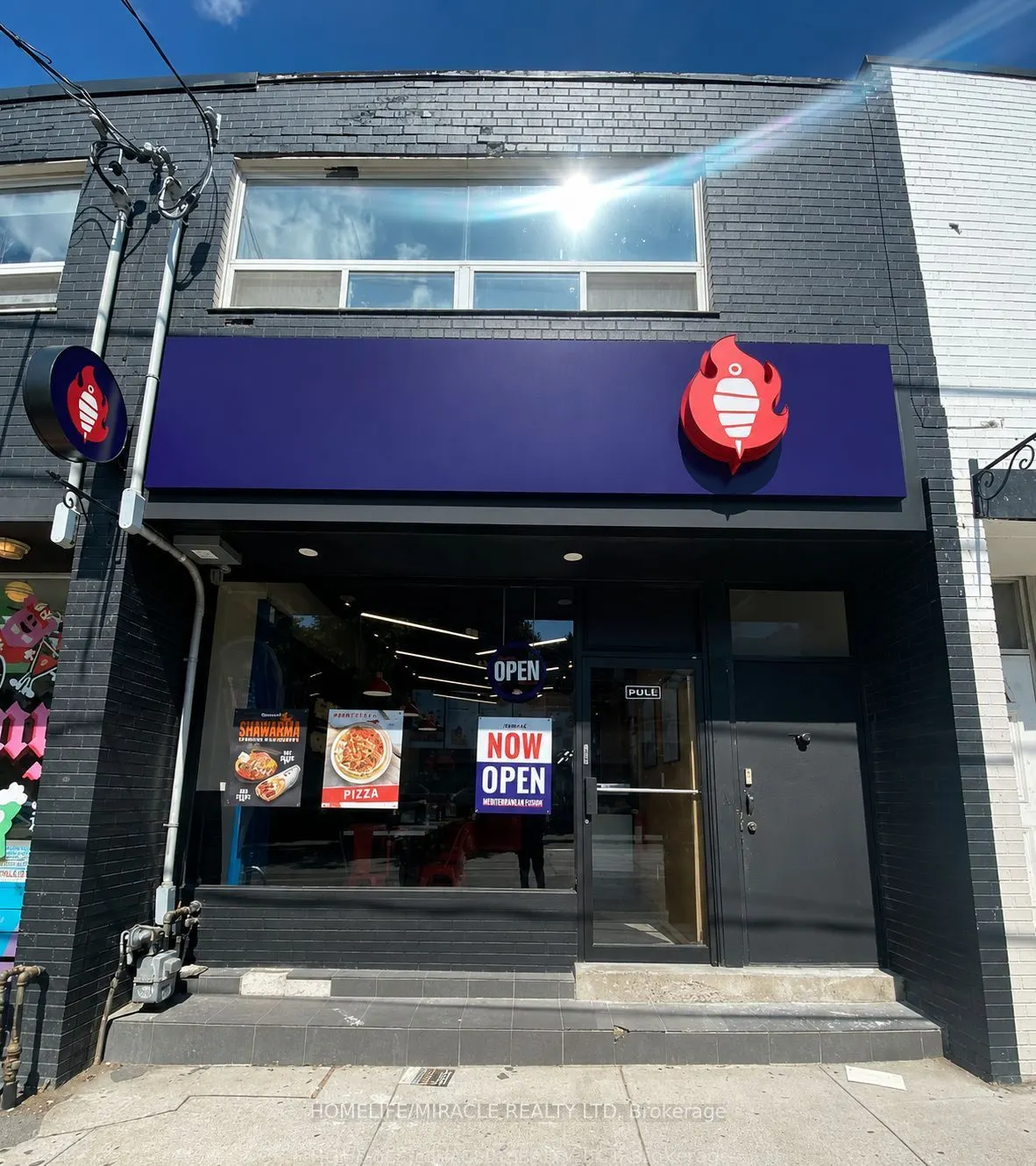 1660 Queen Street W