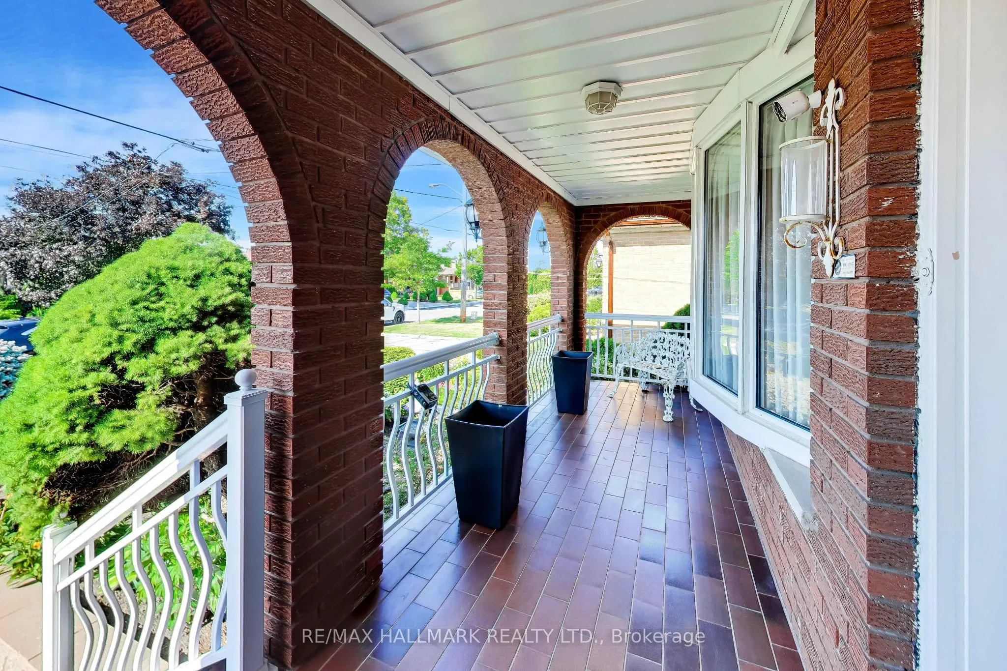 5 Byworth Boulevard