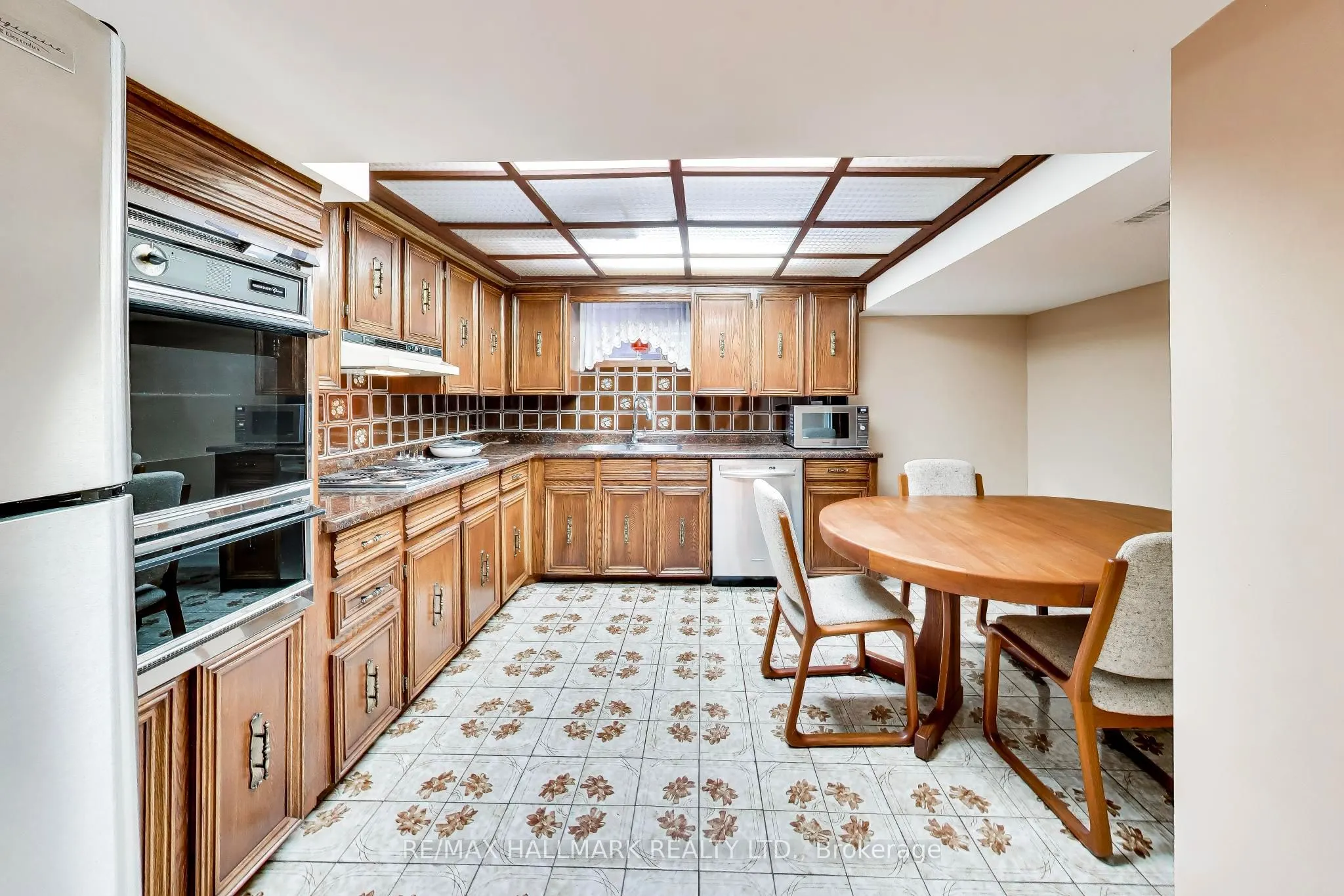 5 Byworth Boulevard