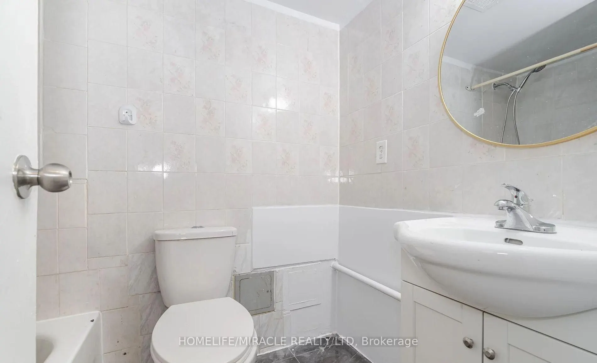 4673 Jane Street #517
