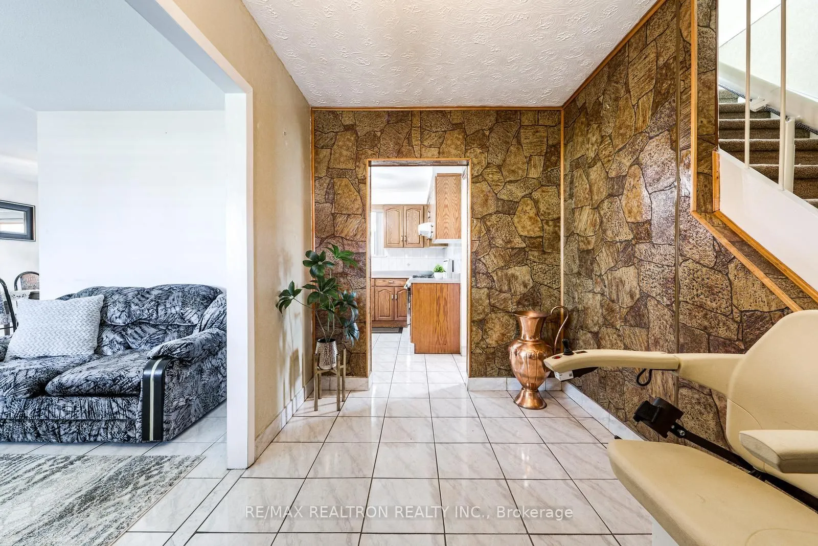 115 Hullmar Drive