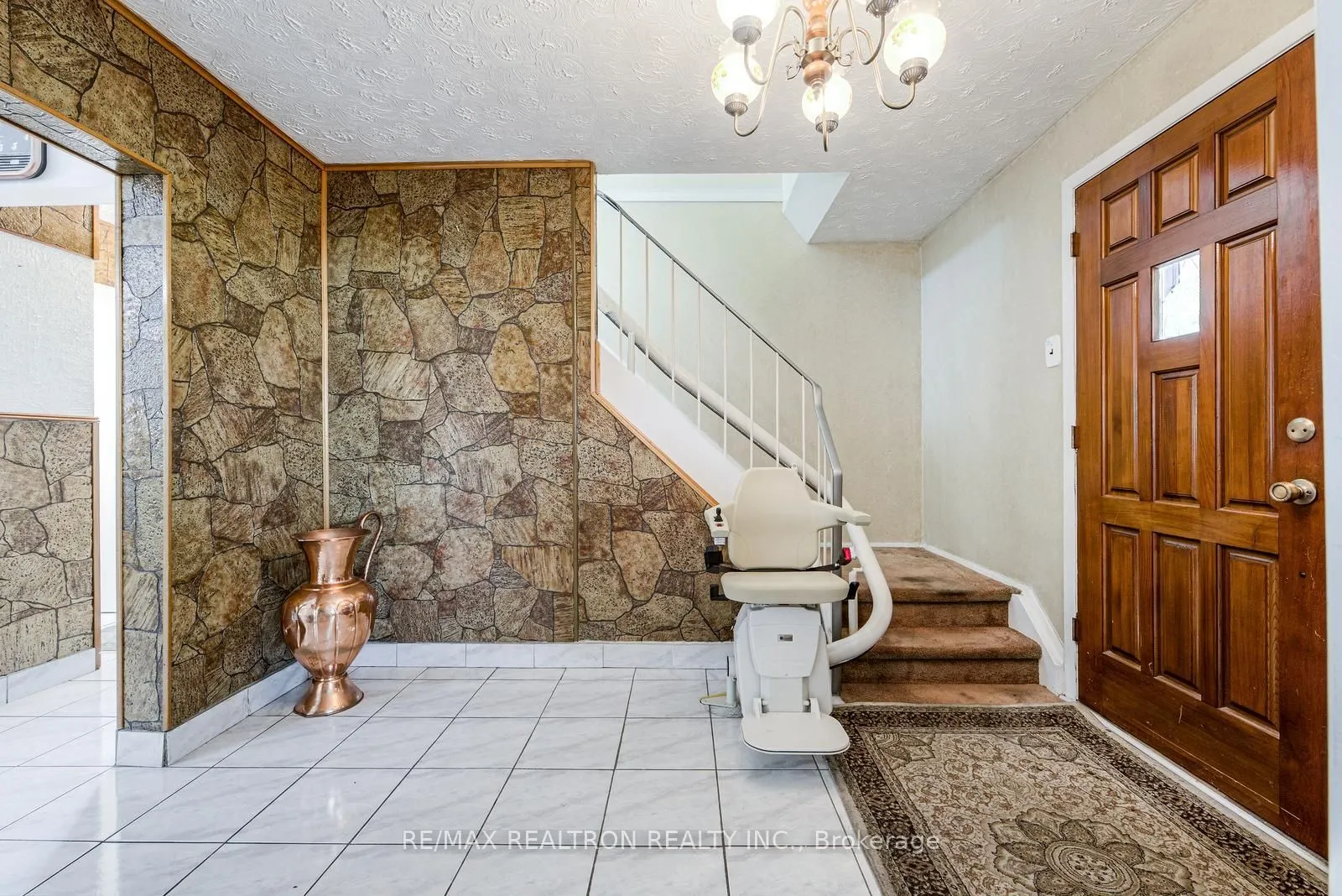115 Hullmar Drive