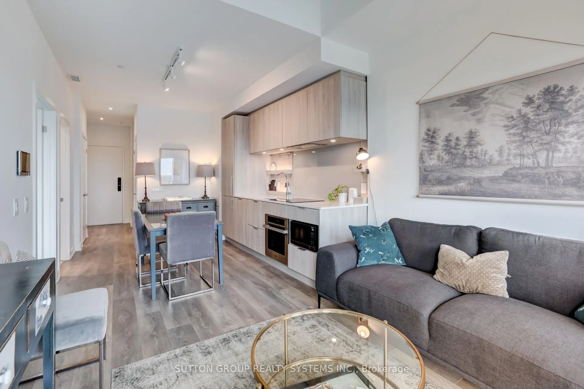 28 Ann Street #807
