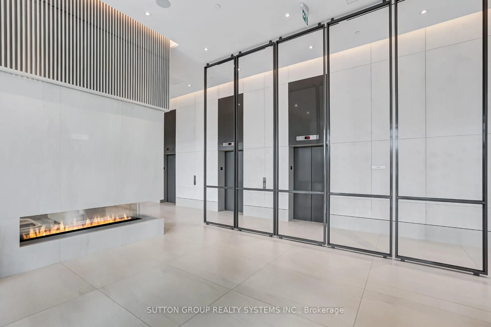 28 Ann Street #807