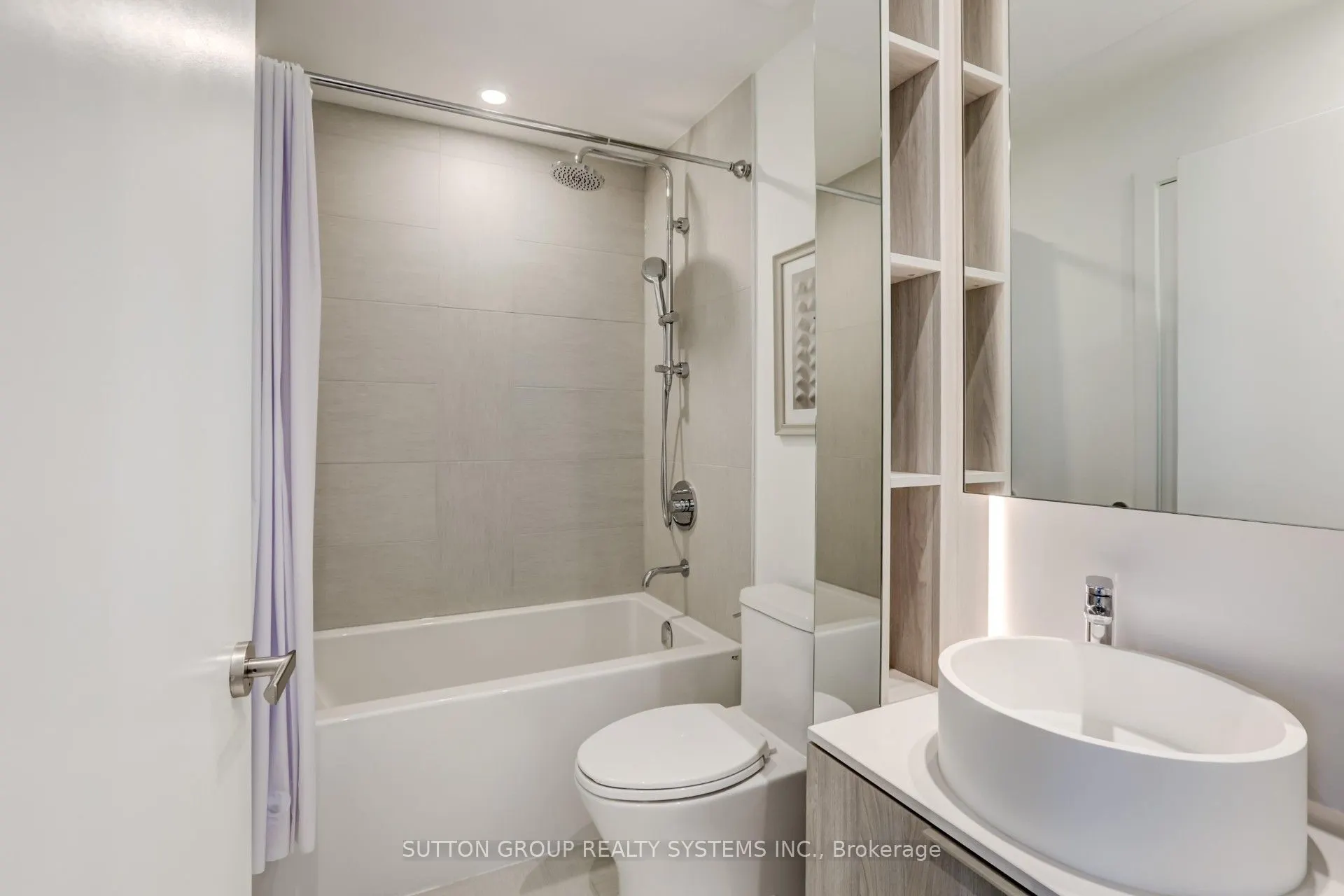 28 Ann Street #807