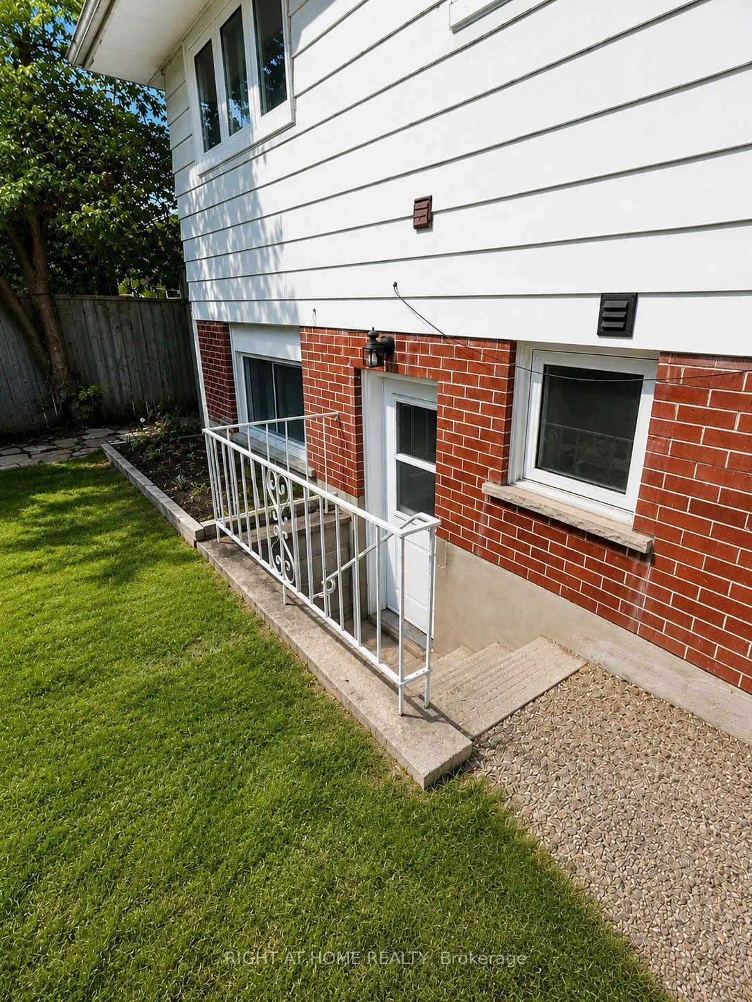 4440 Cosburn Crescent
