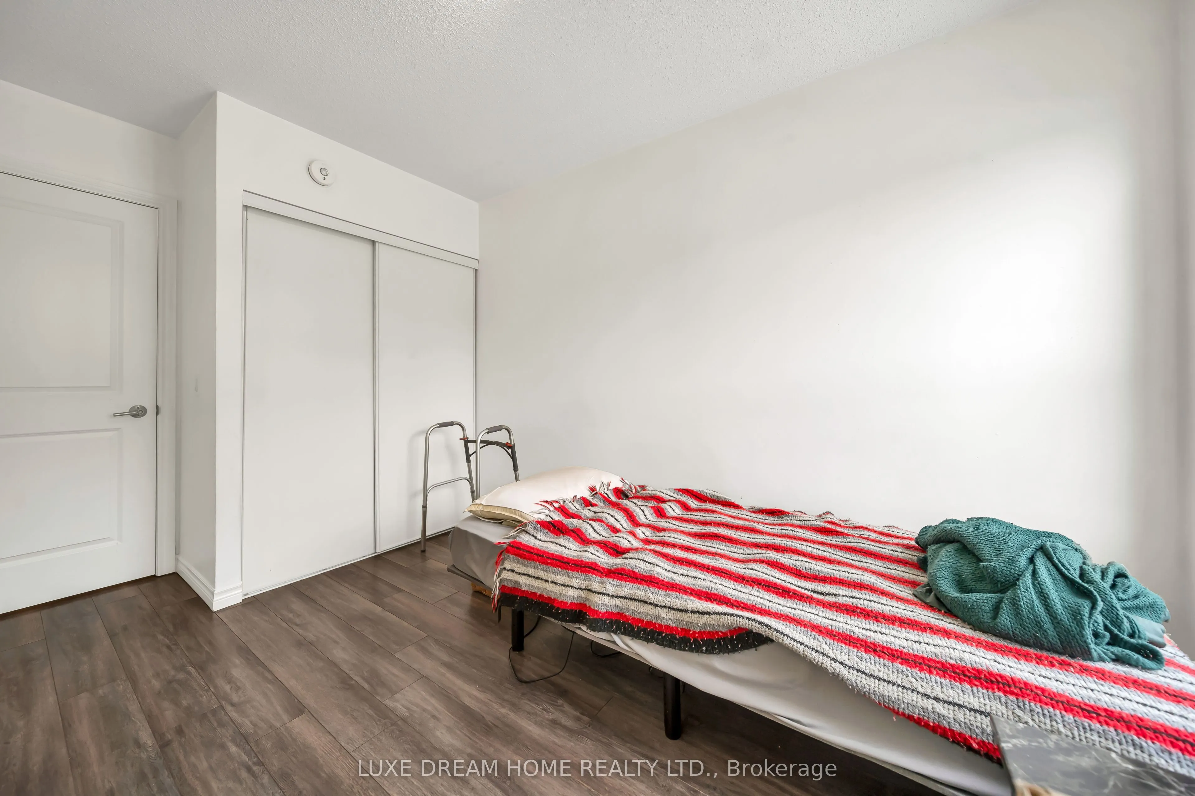 620 Sauve Street E #206