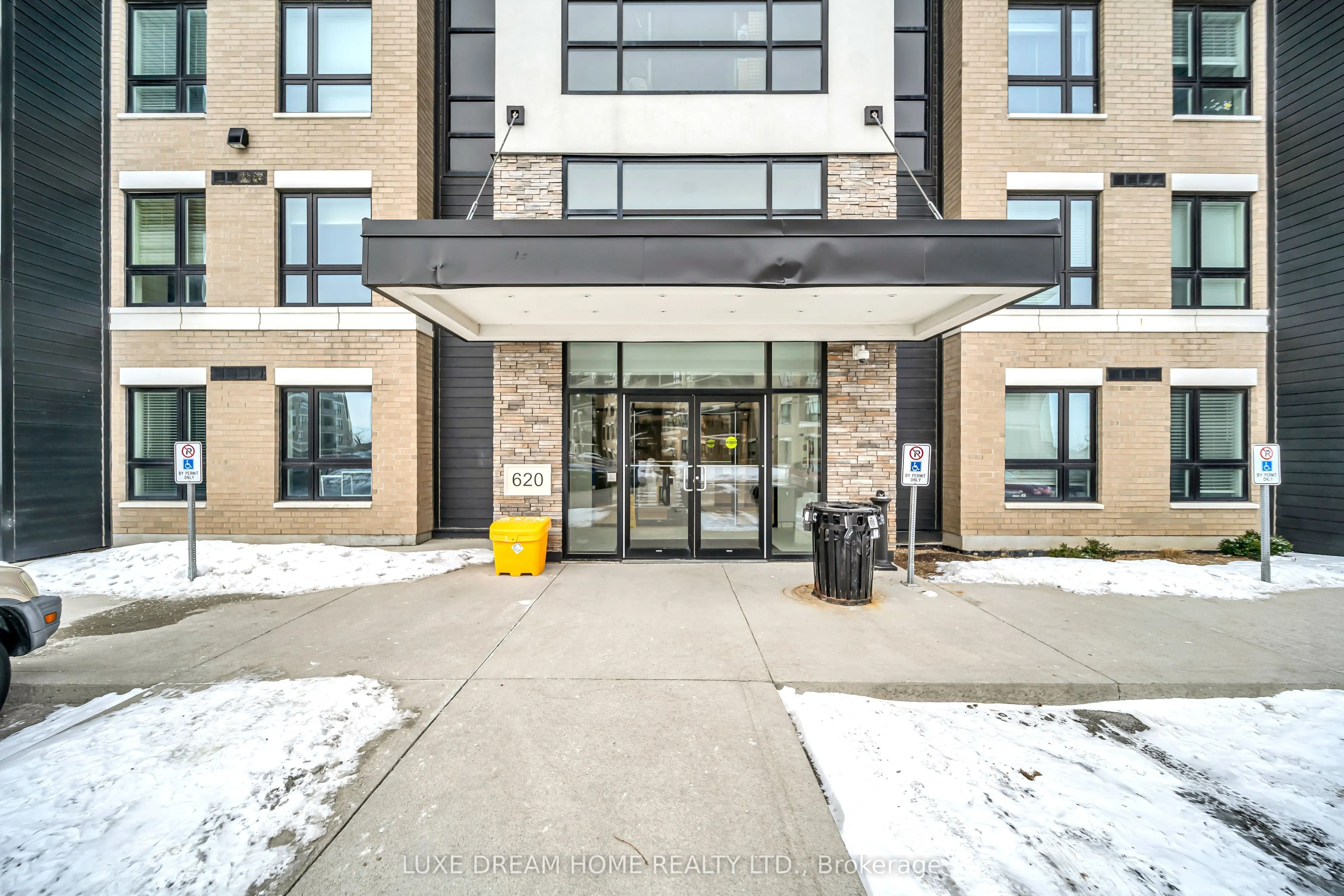 620 Sauve Street E #206