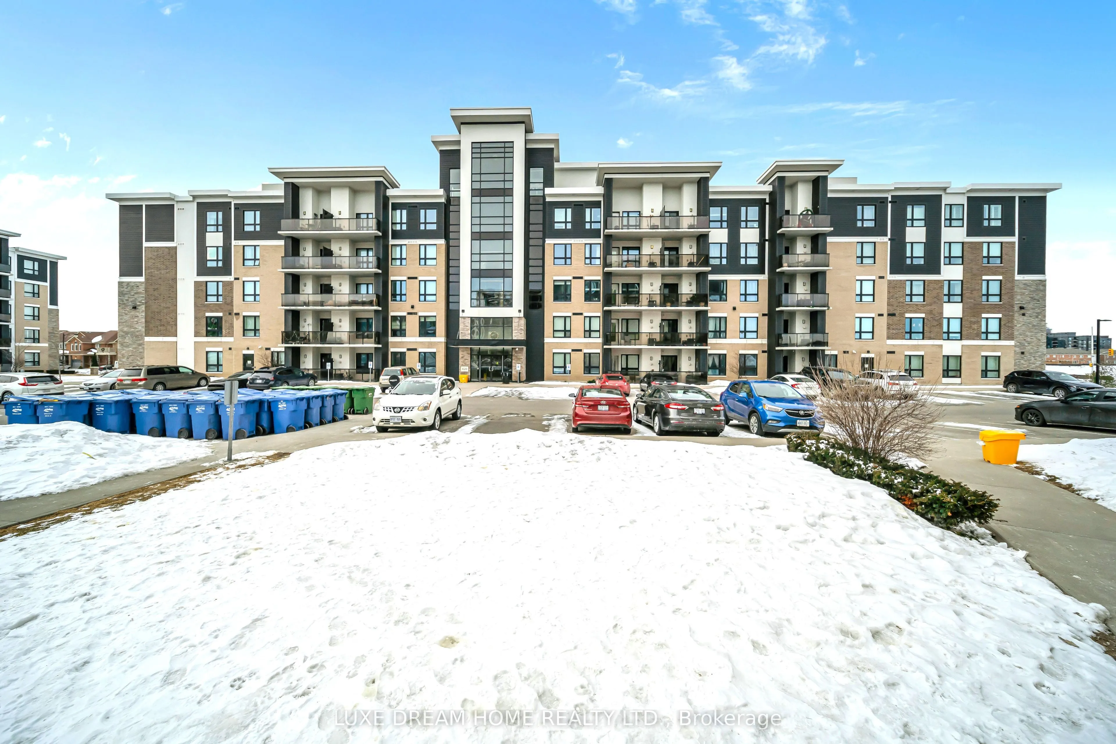 620 Sauve Street E #206