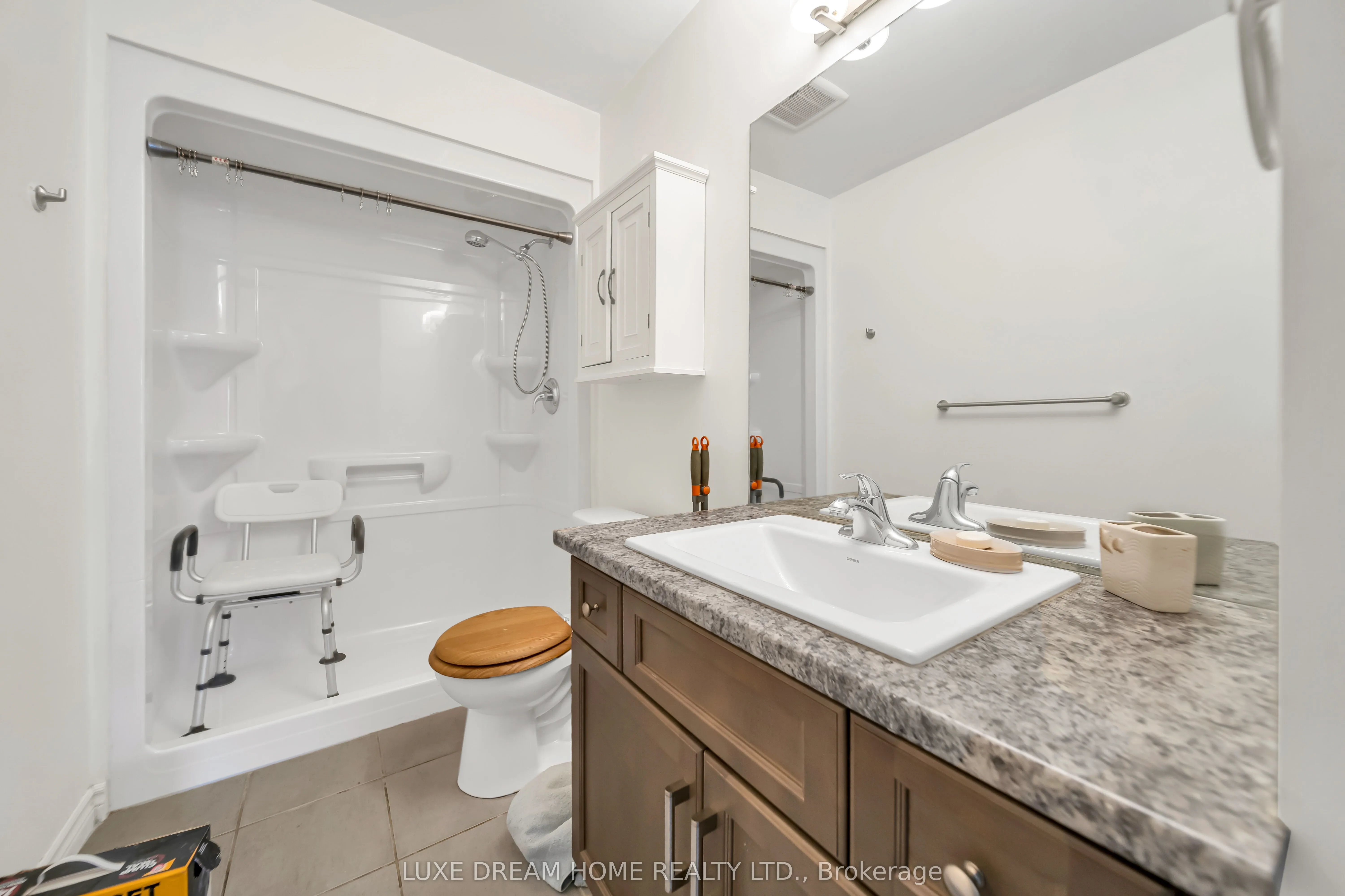 620 Sauve Street E #206