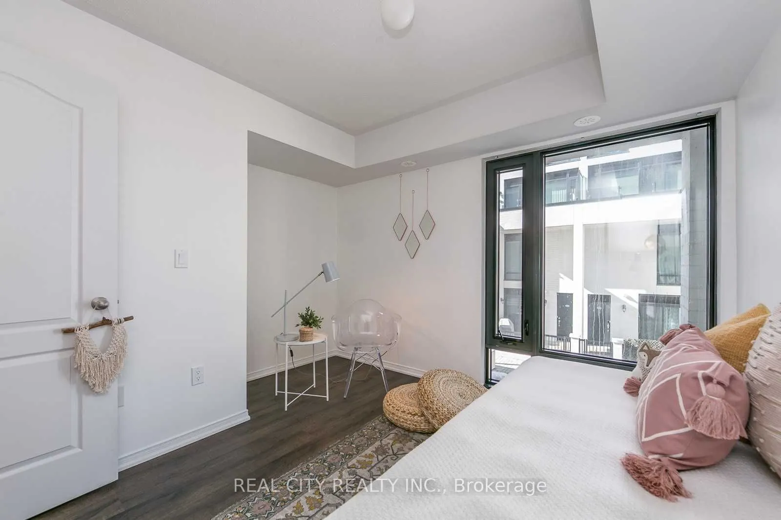 142 Widdicombe Hill Boulevard #510