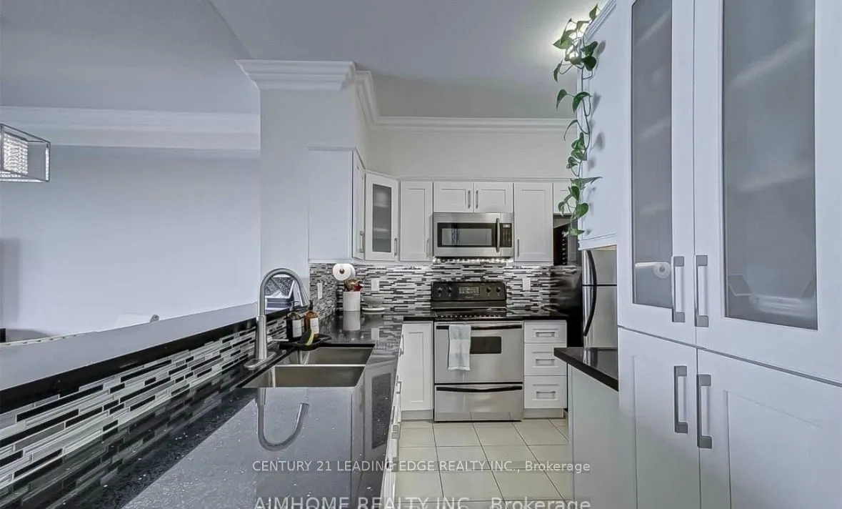 2119 Lakeshore Boulevard W #607