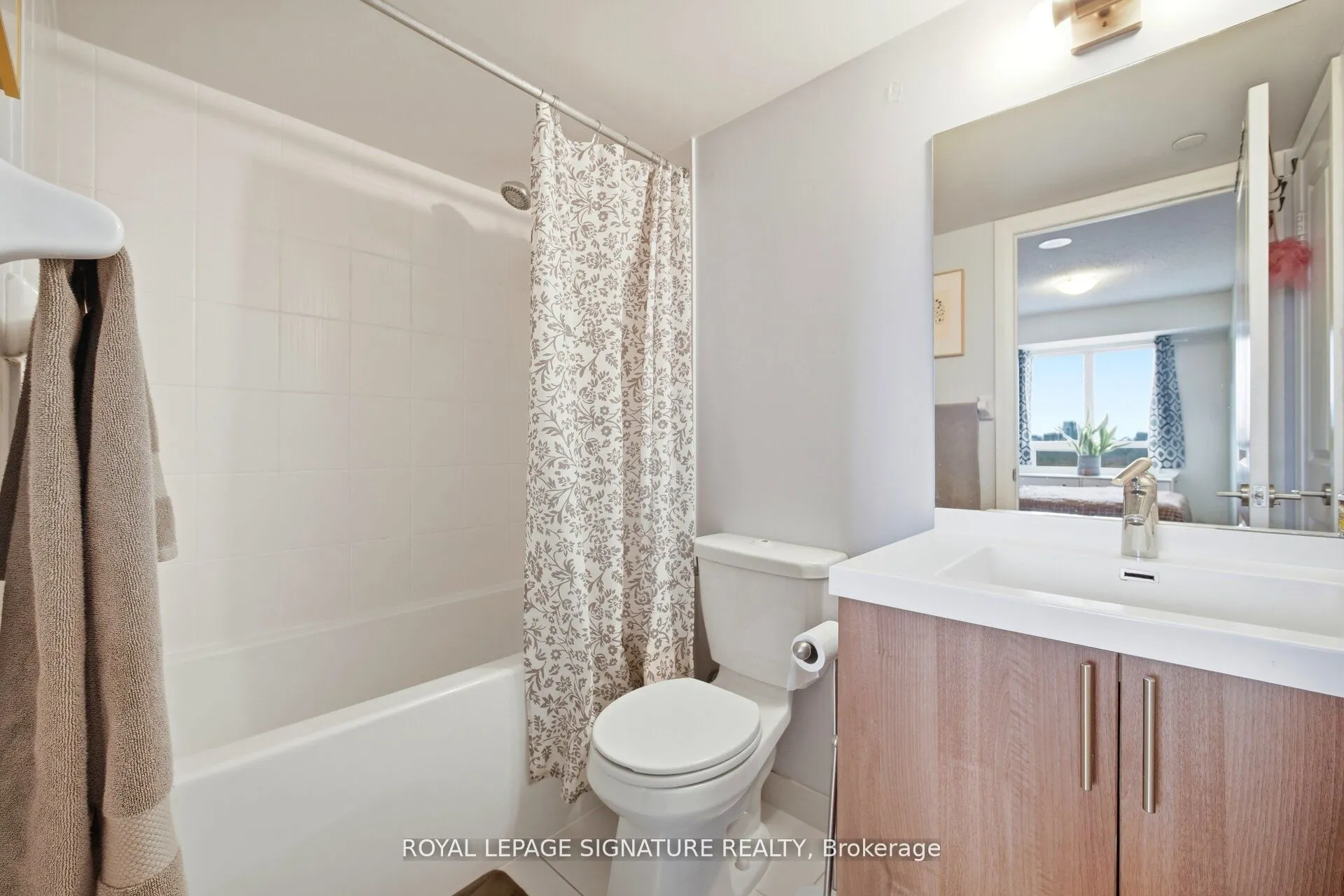 2 Eva Road E #926