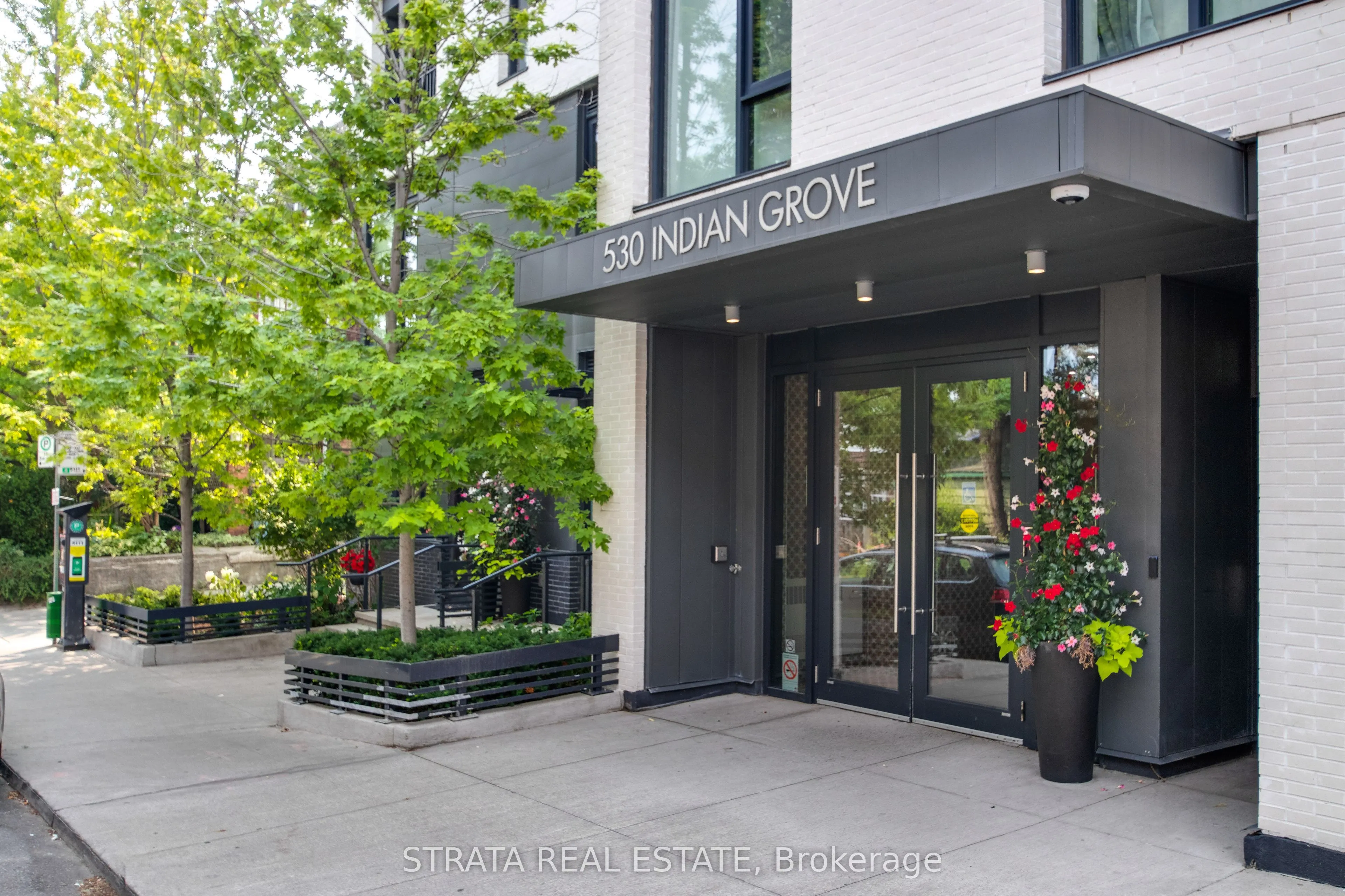 530 Indian Grove #302