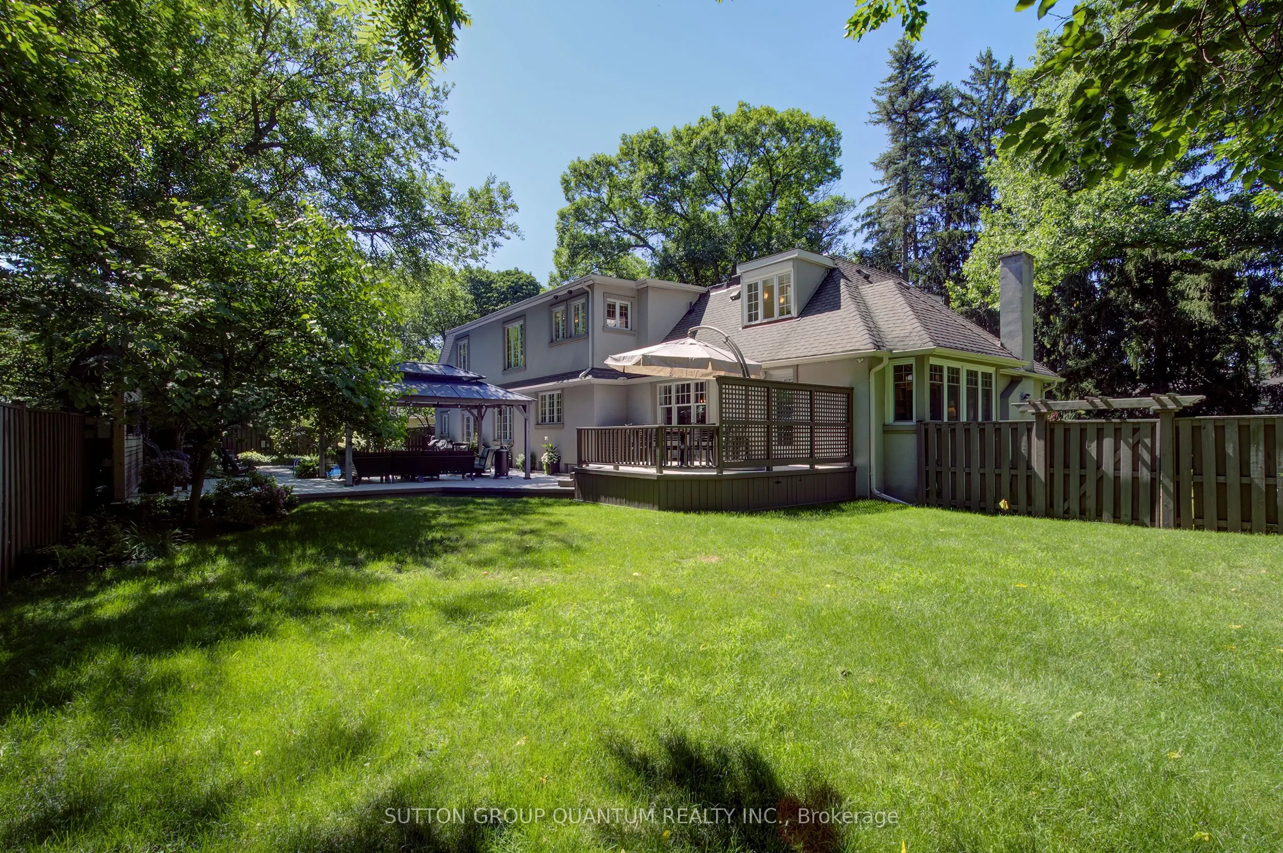 1391 Queen Victoria Avenue