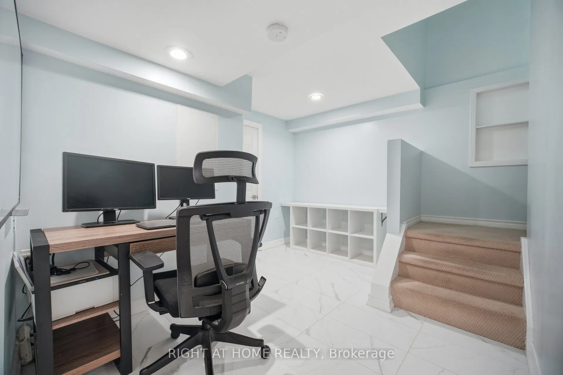 1527 Forestdale Court