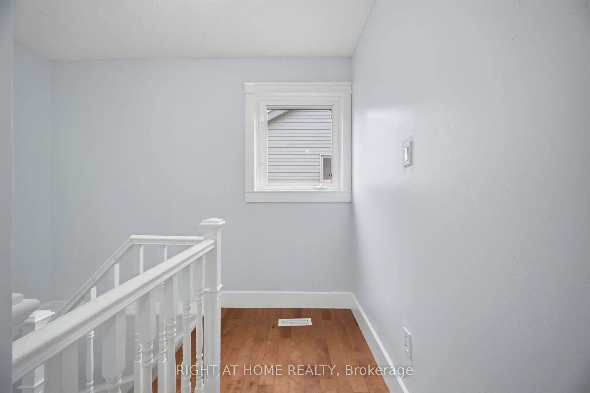 1527 Forestdale Court