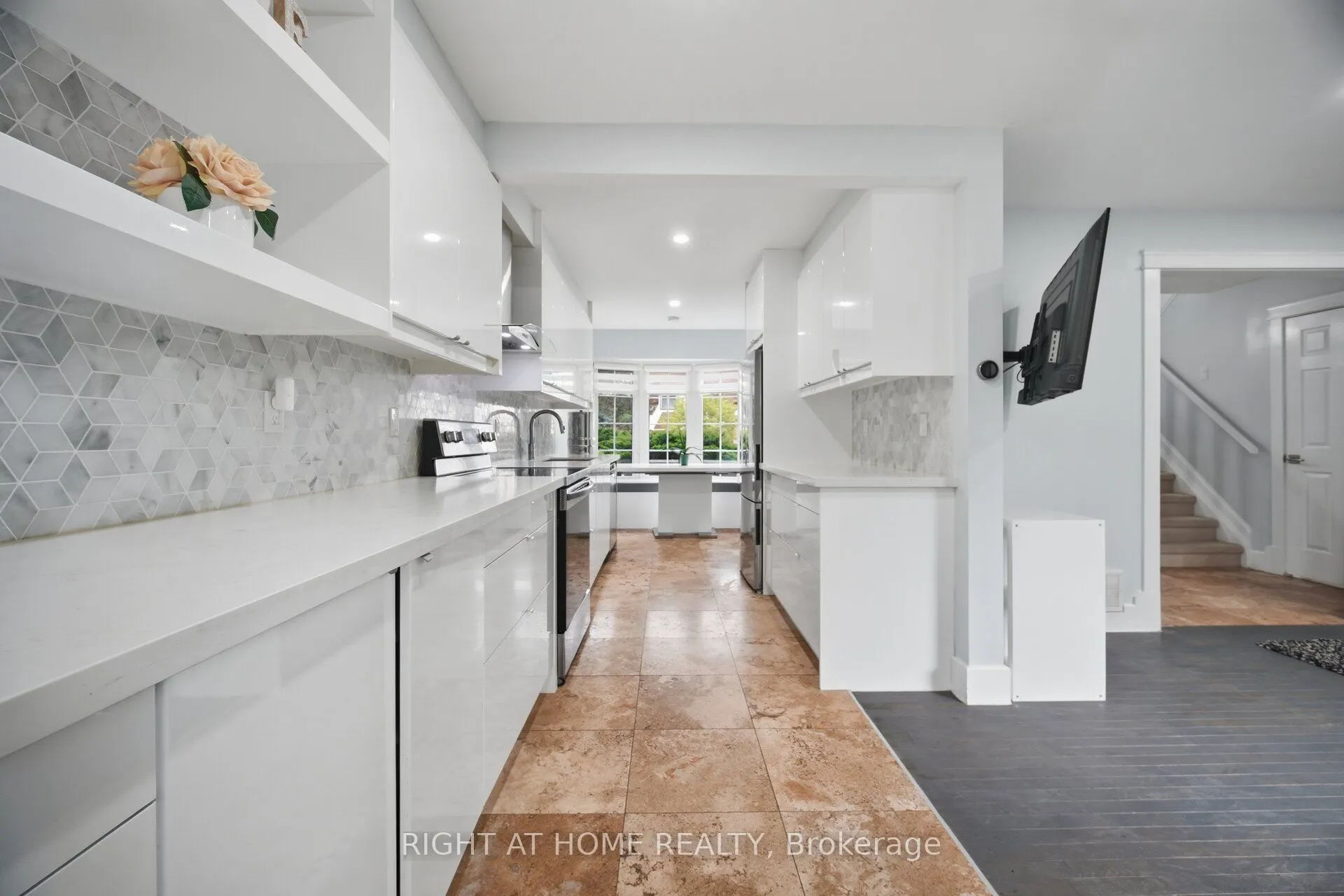 1527 Forestdale Court