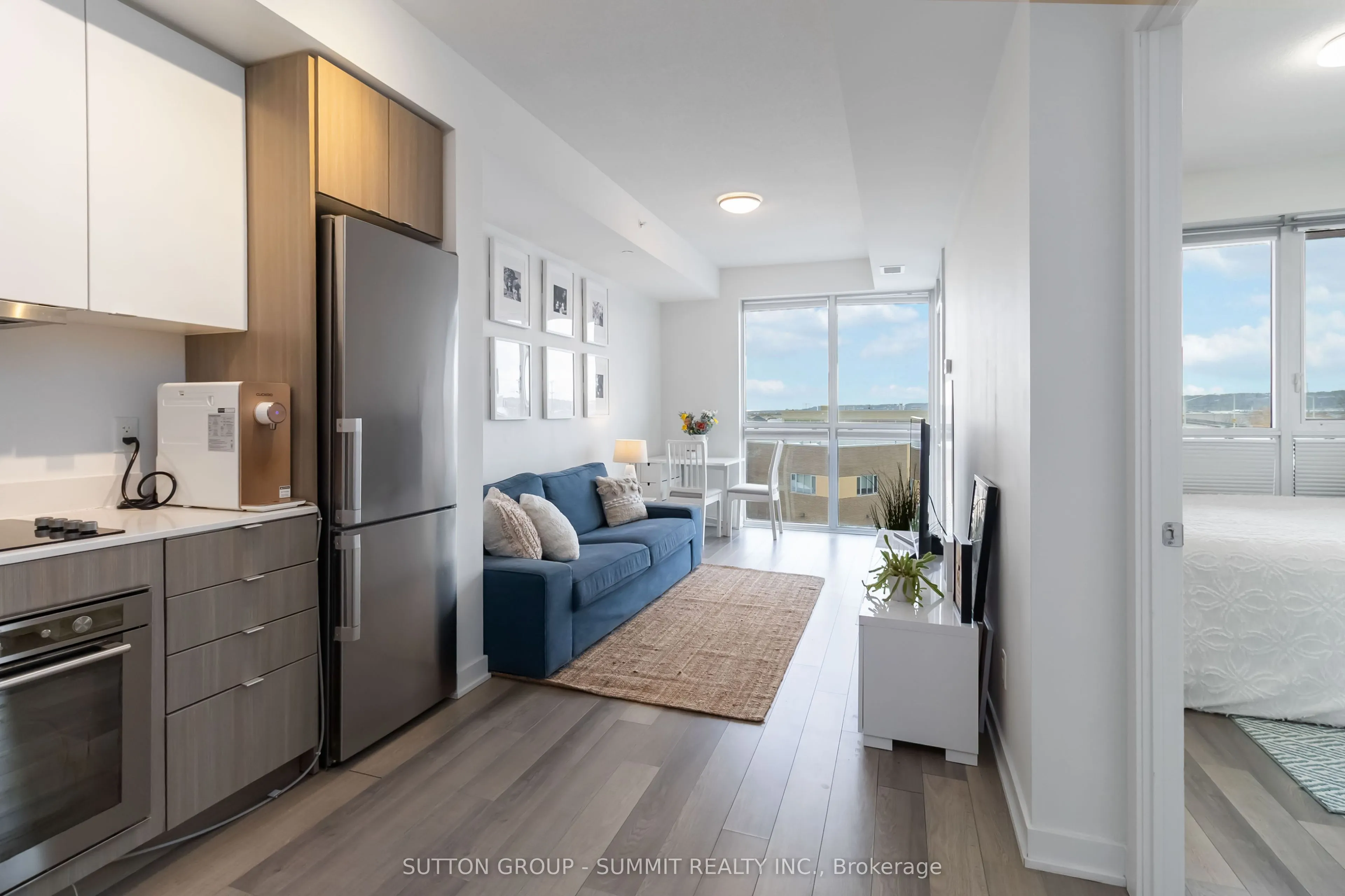 5220 DUNDAS Street #D422