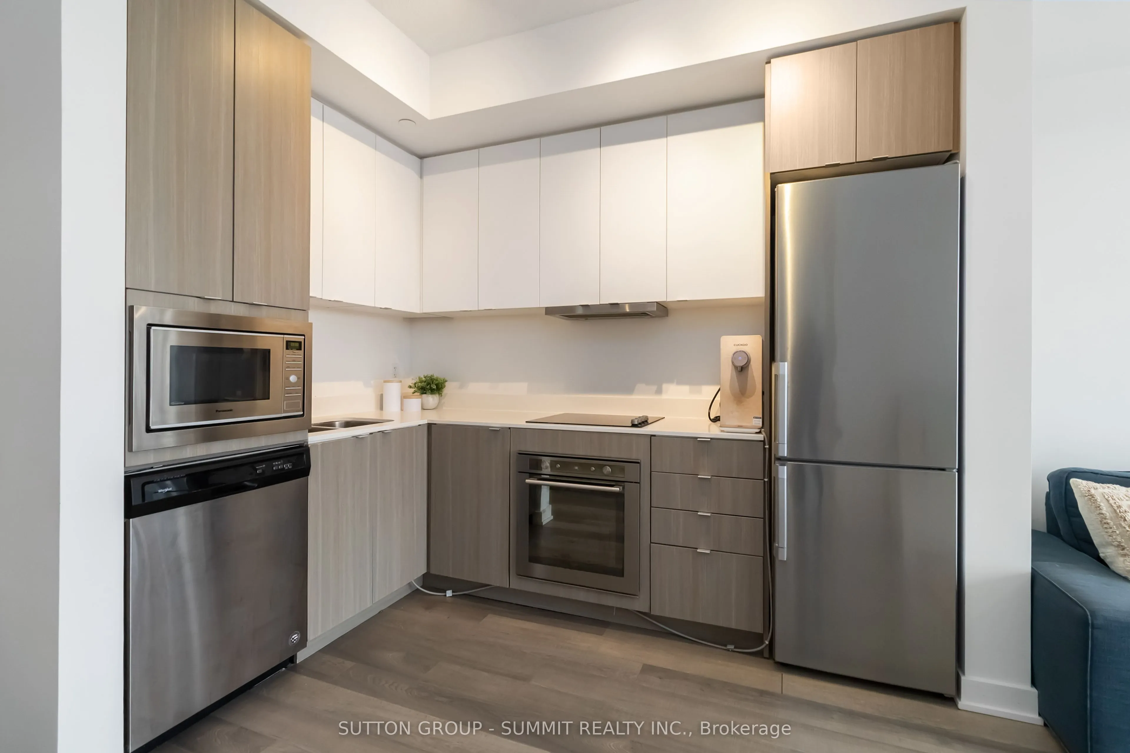 5220 DUNDAS Street #D422