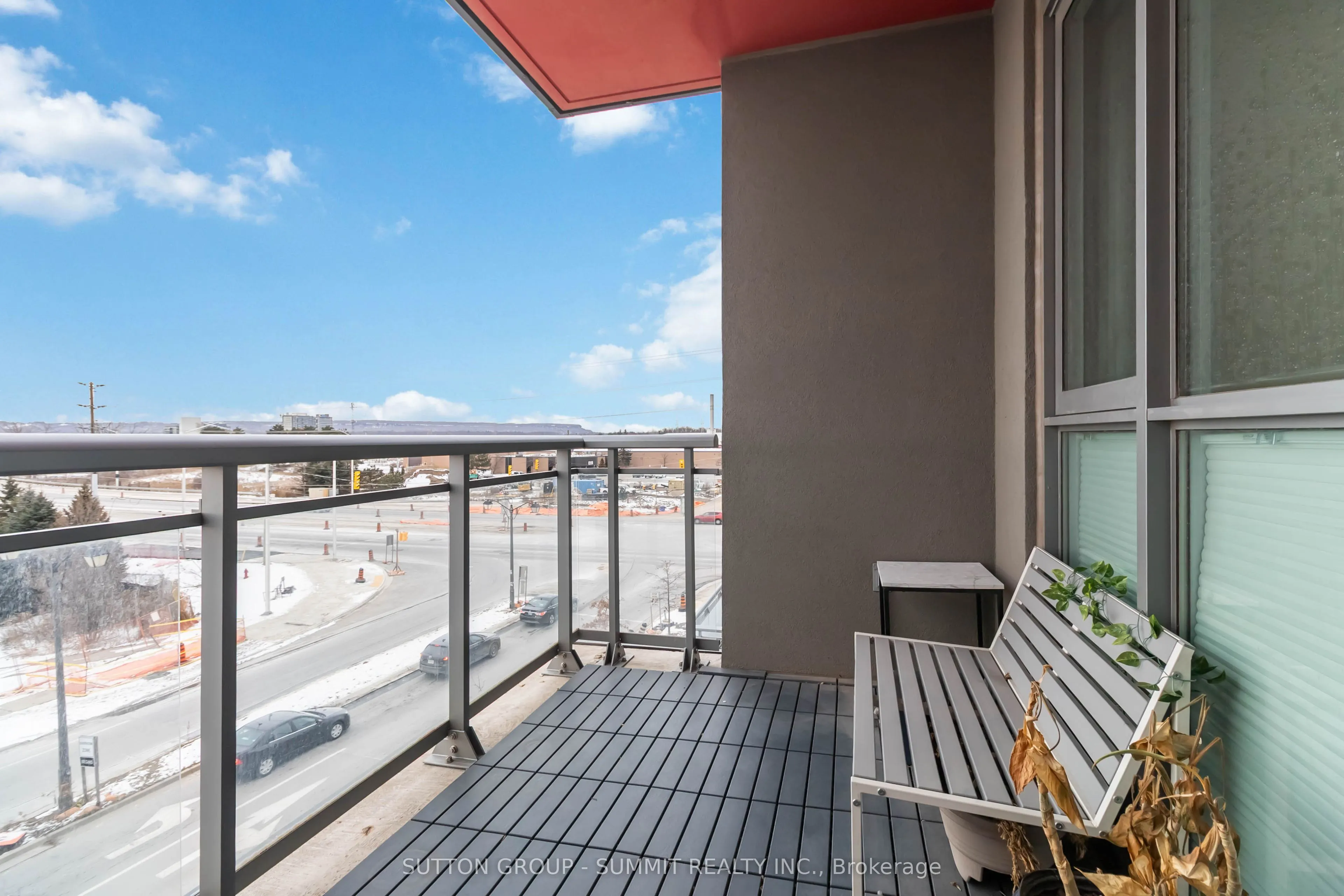 5220 DUNDAS Street #D422