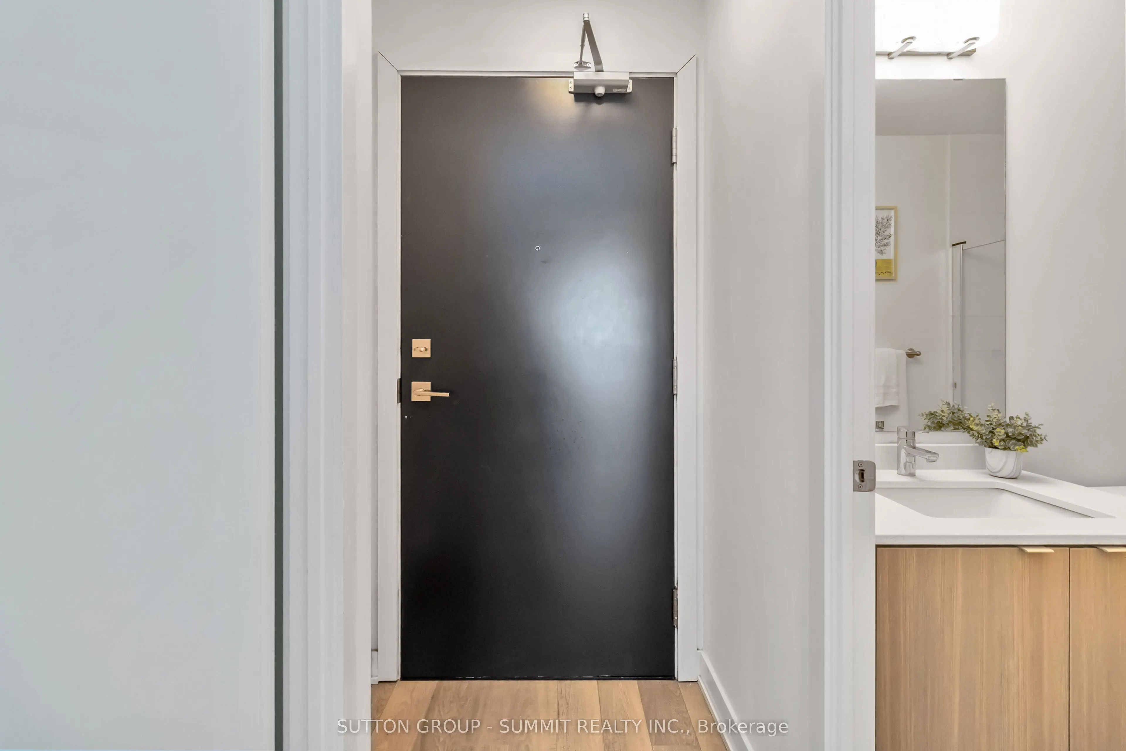 5220 DUNDAS Street #D422