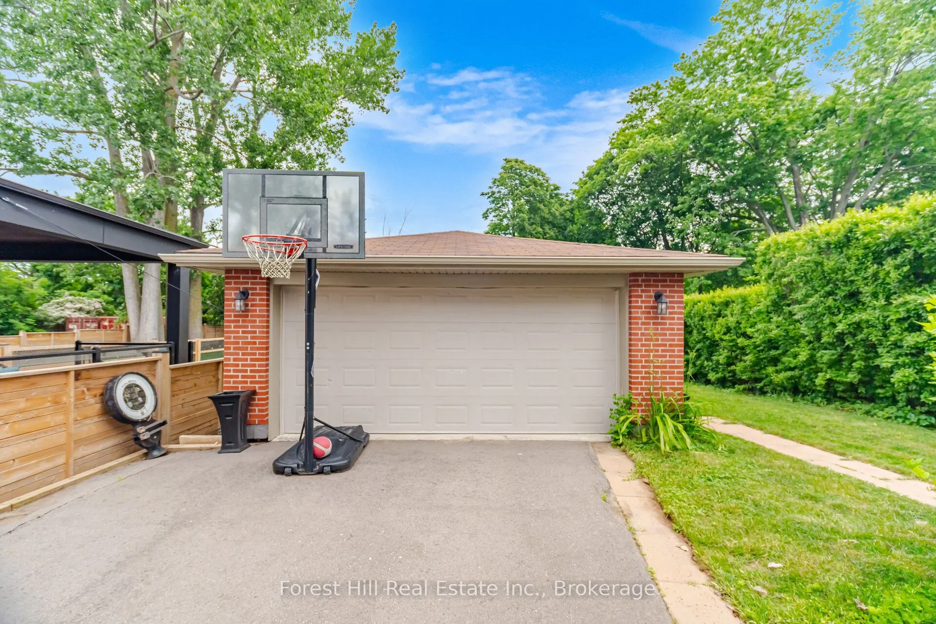 39 Broadview Avenue