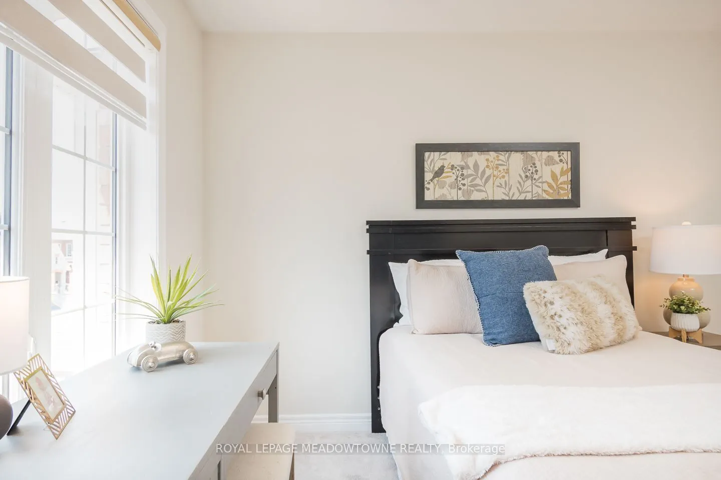 1079 Job Crescent