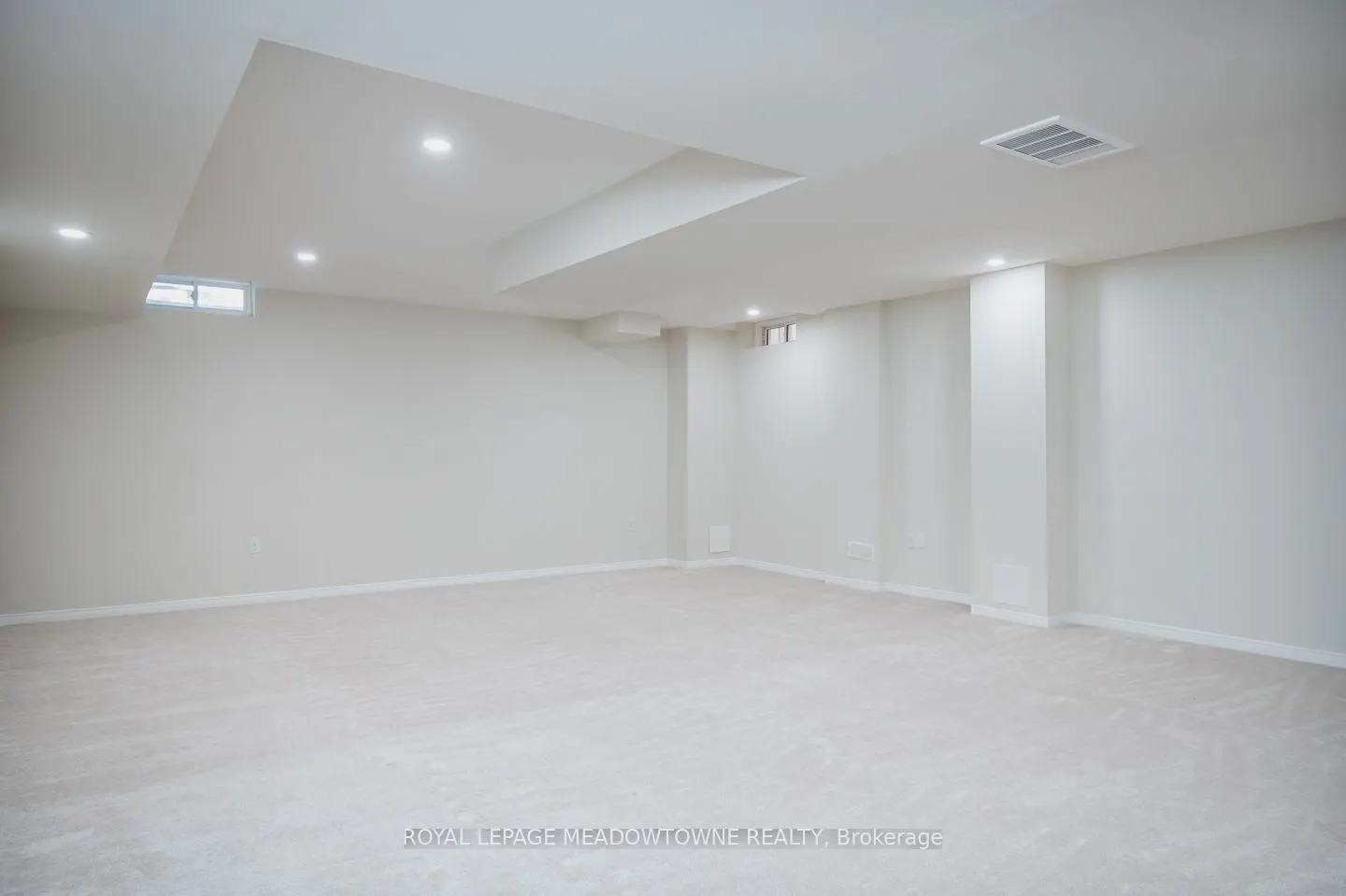 1079 Job Crescent