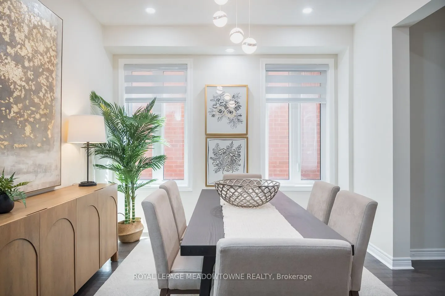 1079 Job Crescent
