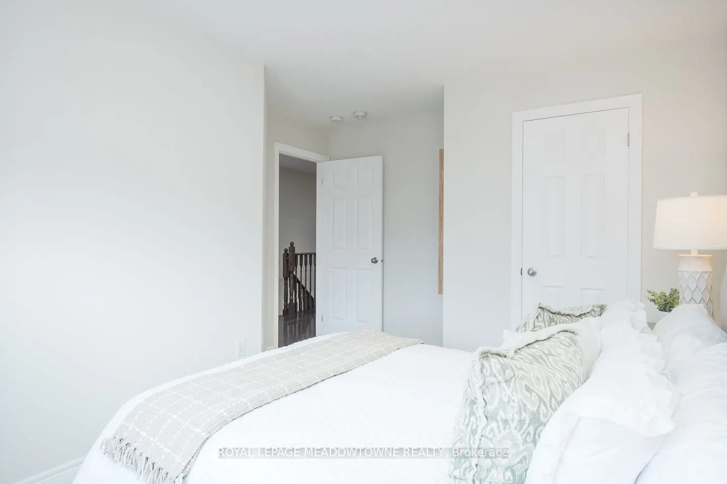 1079 Job Crescent