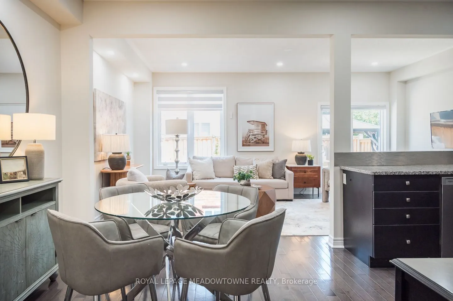 1079 Job Crescent