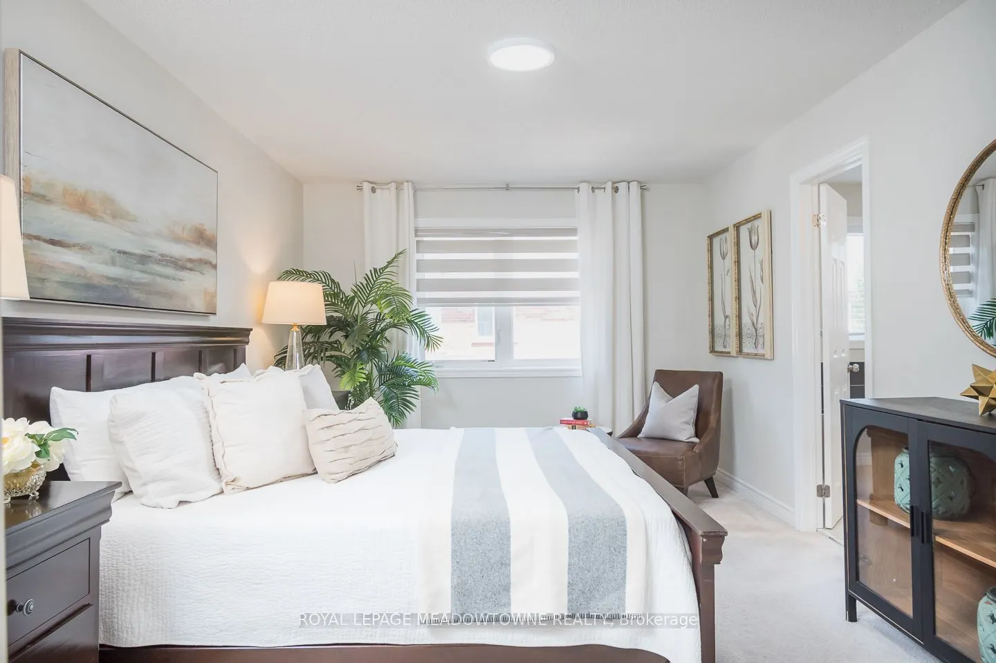 1079 Job Crescent