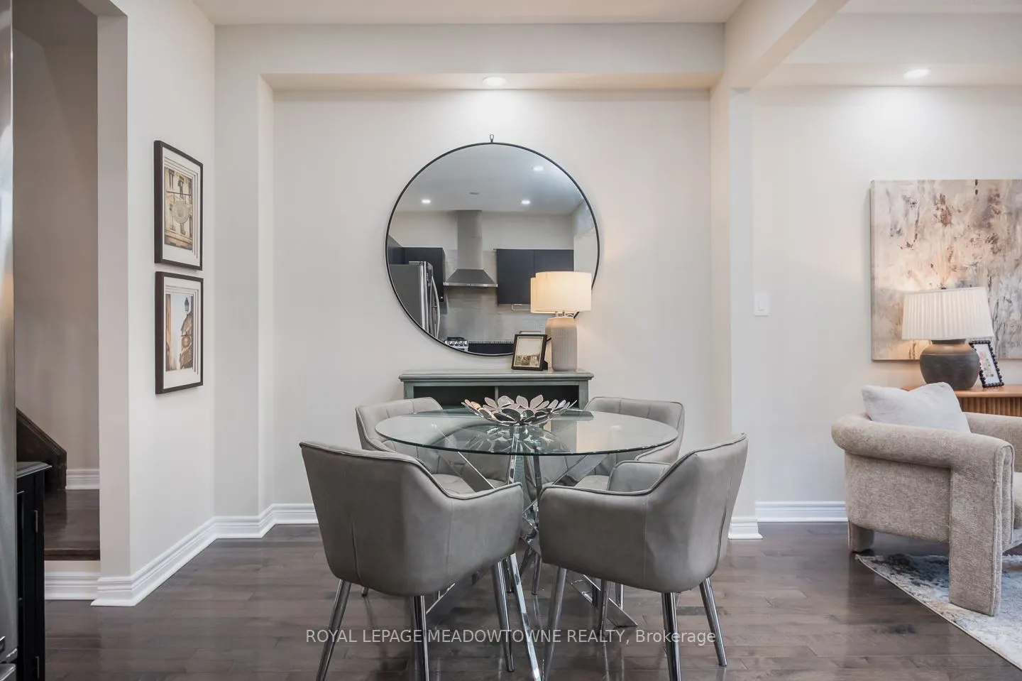1079 Job Crescent
