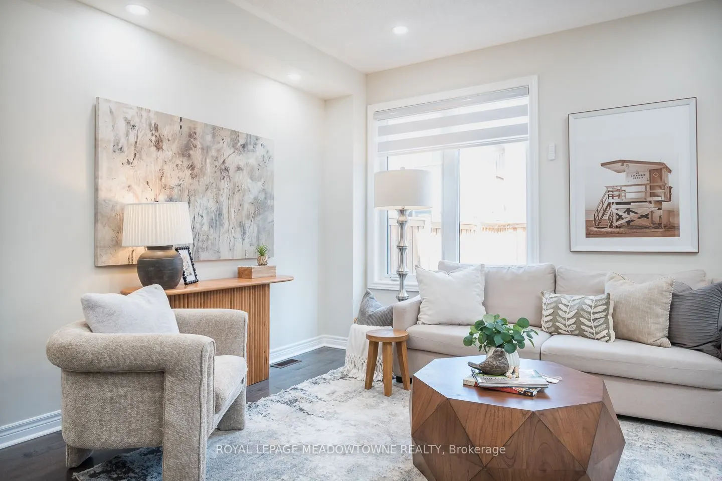 1079 Job Crescent