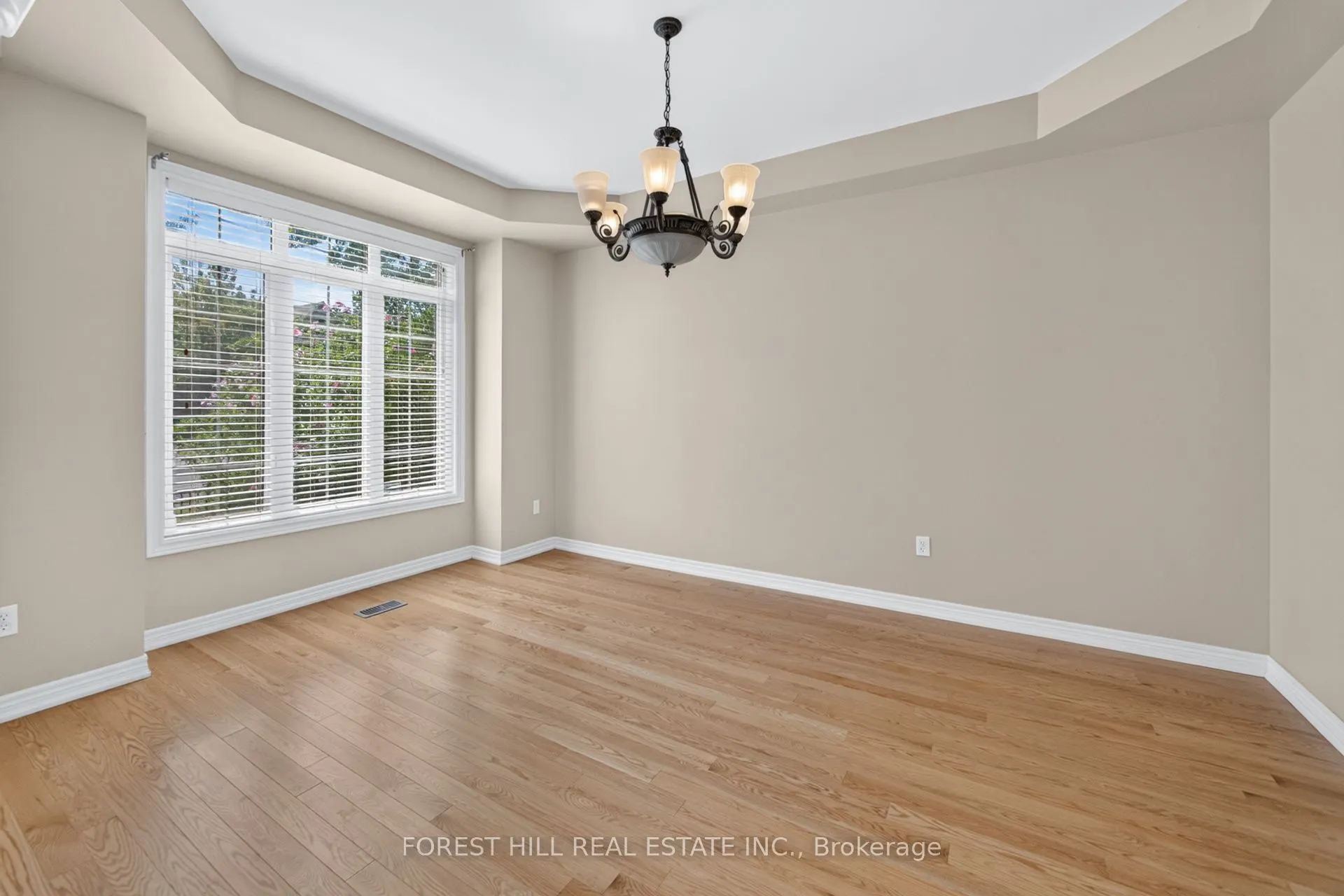 3549 Eglinton Avenue W