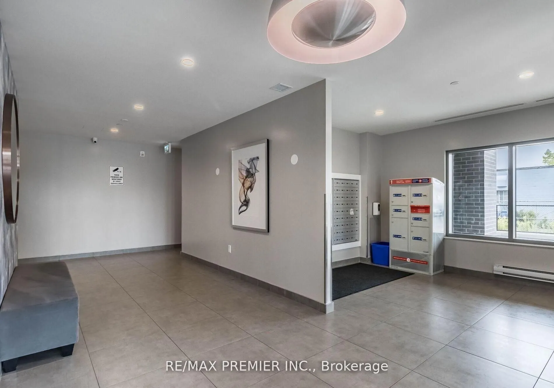 716 Main Street E #905