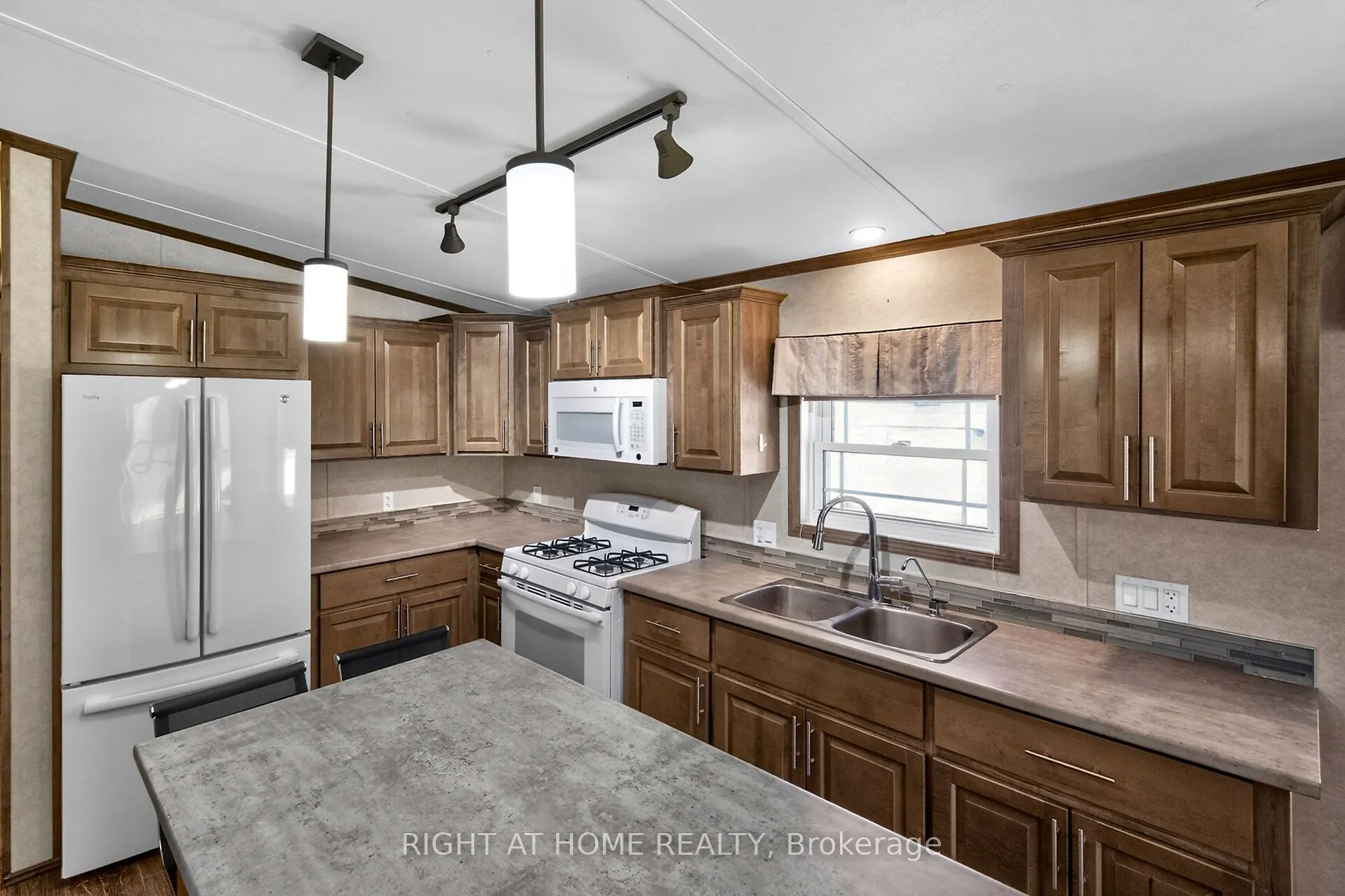 4449 Milburough Line #5 Beech Street