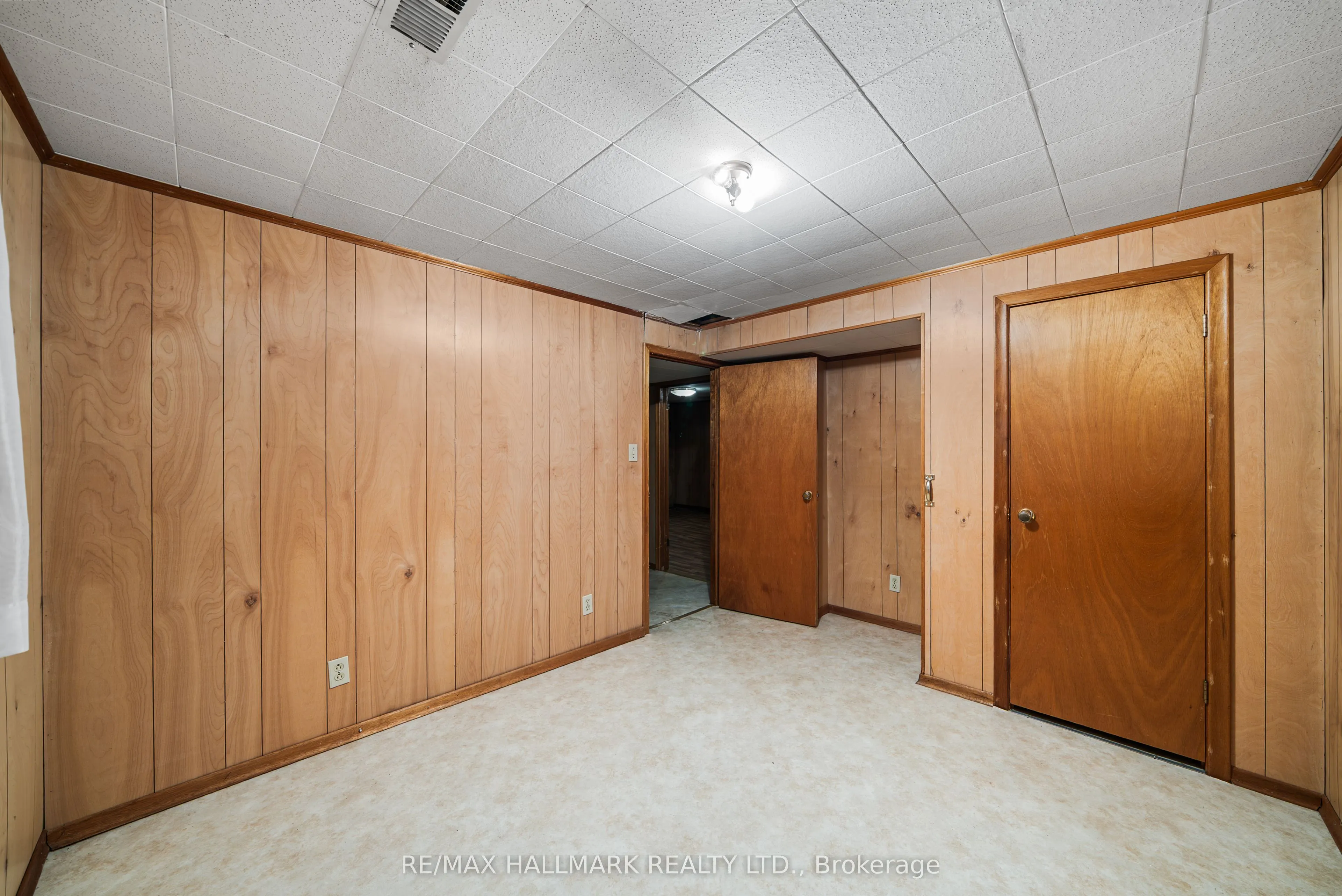 27 Sunray Crescent