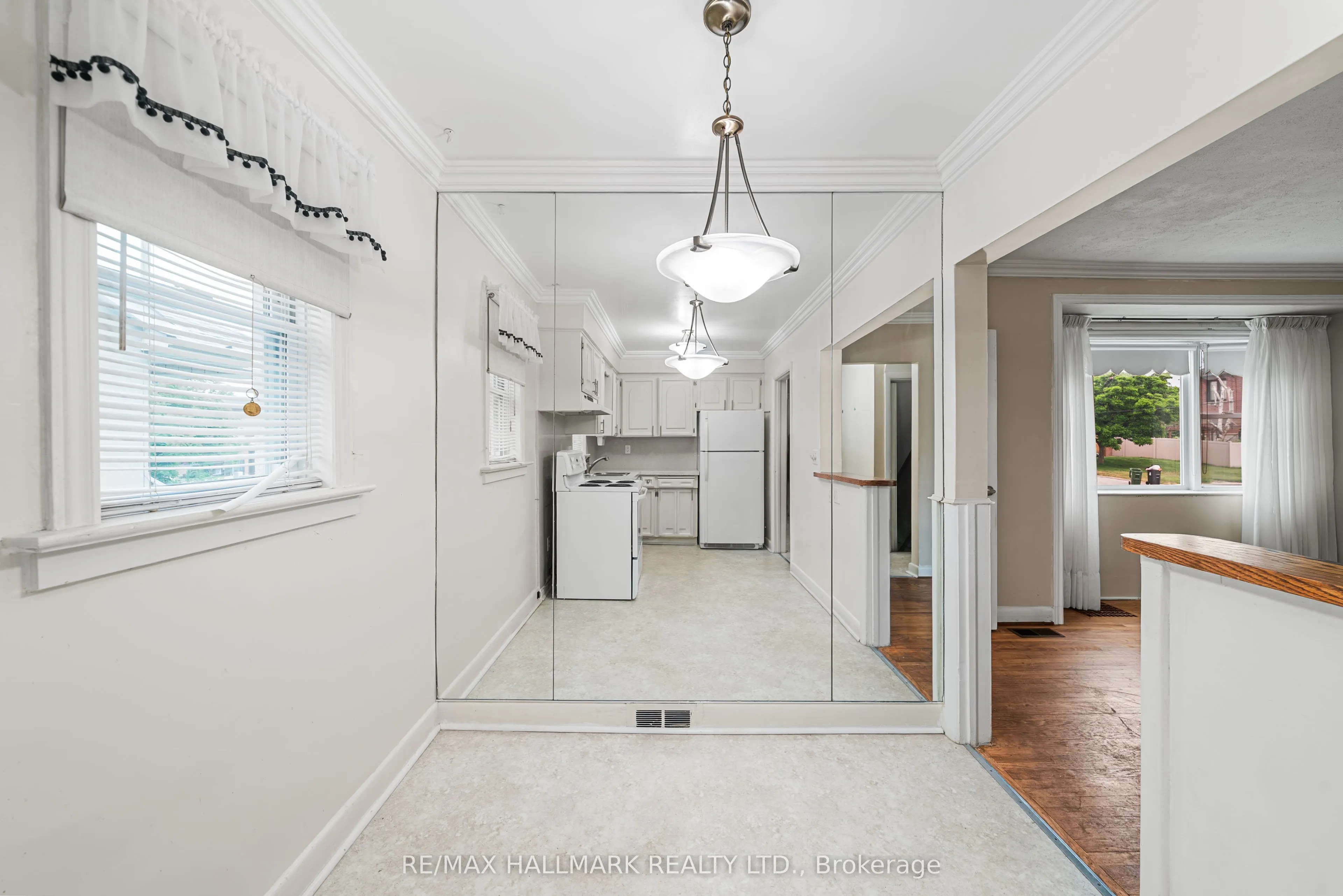 27 Sunray Crescent