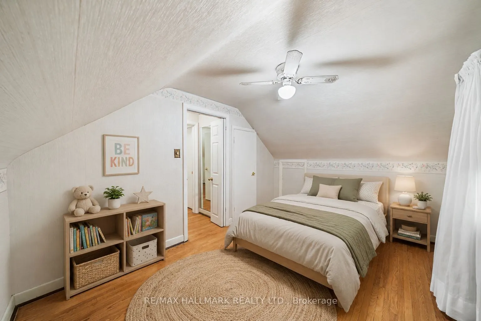 27 Sunray Crescent