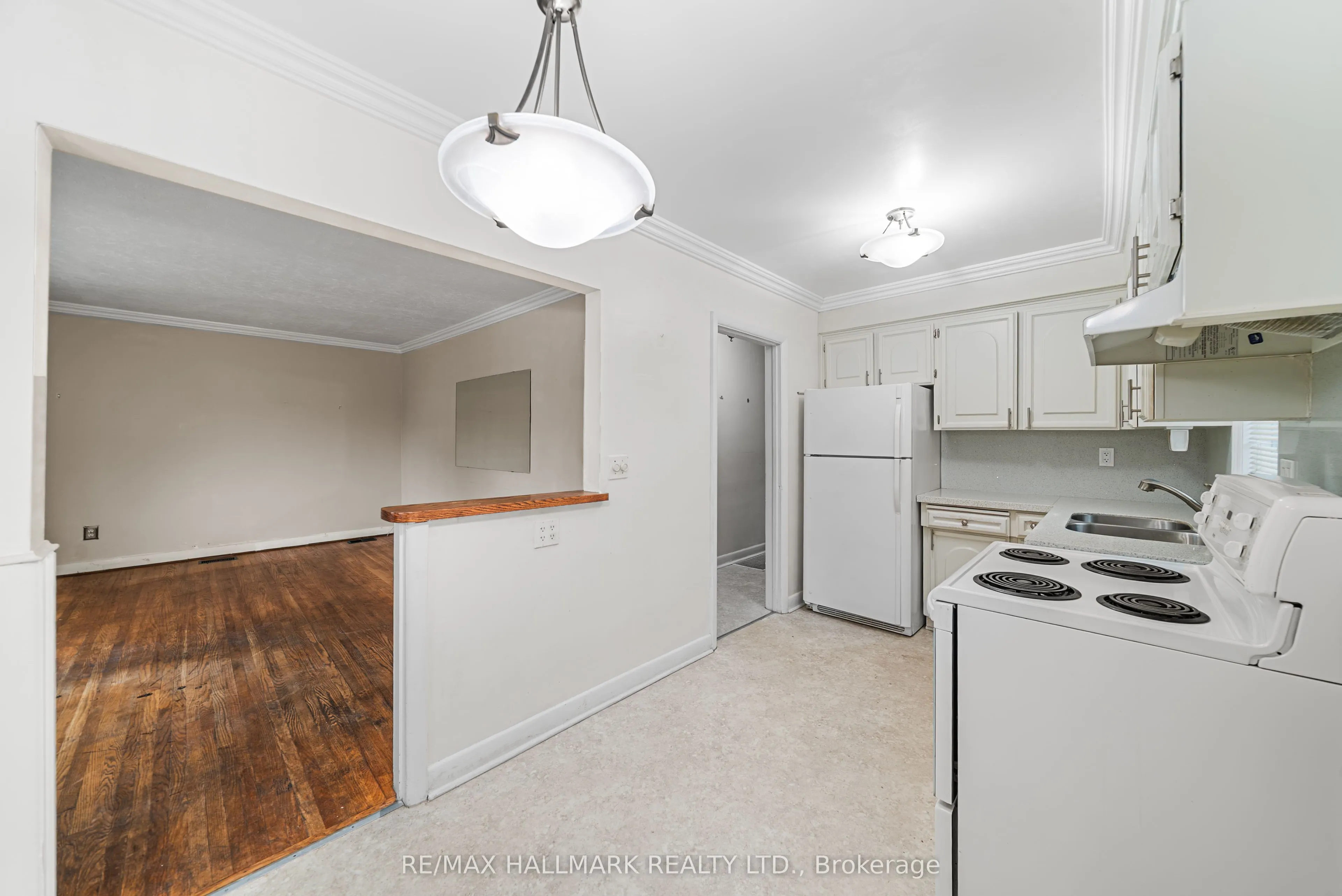 27 Sunray Crescent