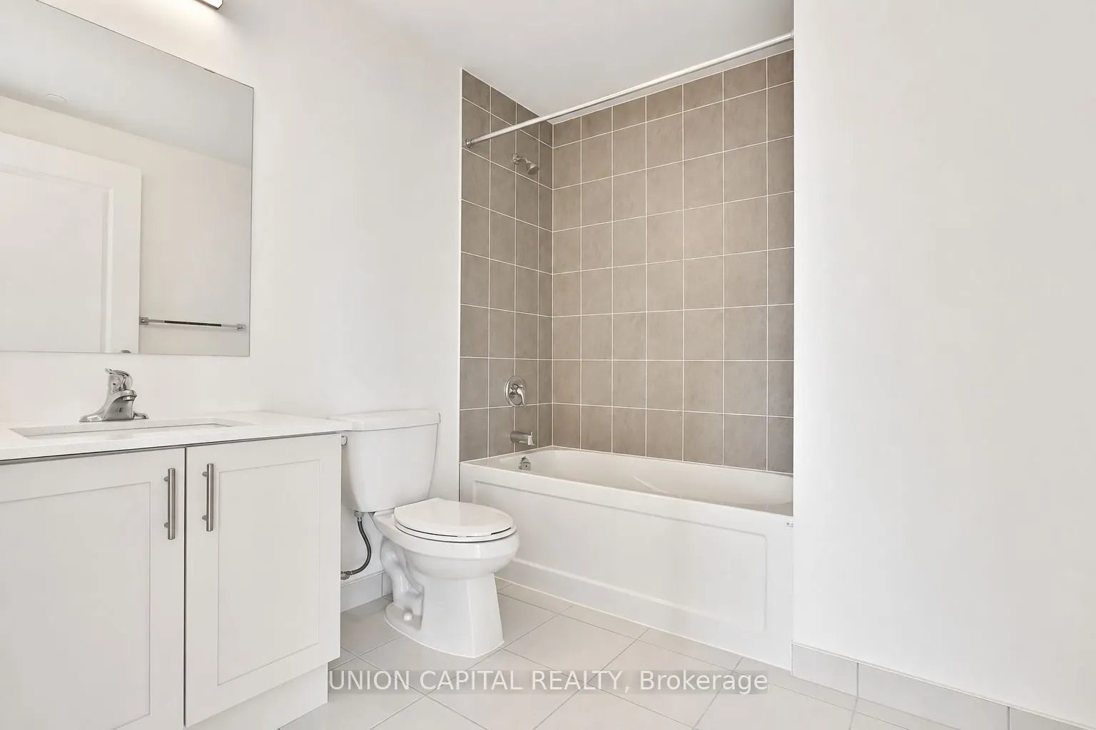 1063 Douglas McCurdy Common #1104