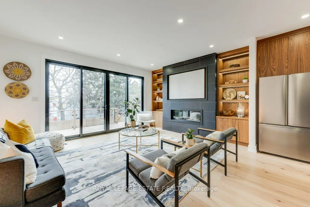4 Lunness Road