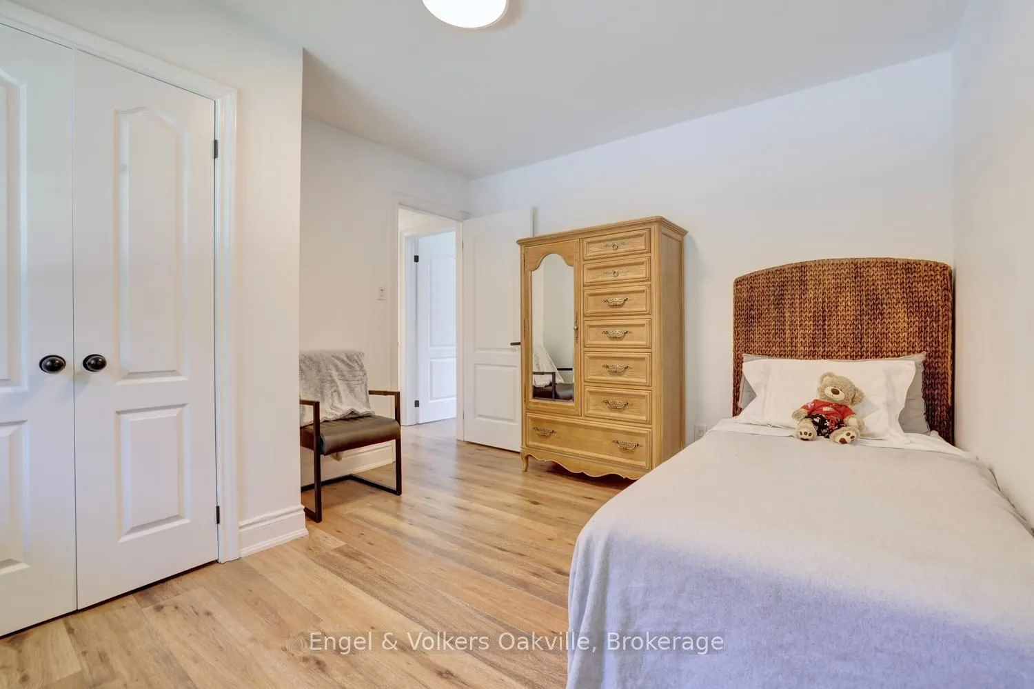 3281 Flanagan Crescent