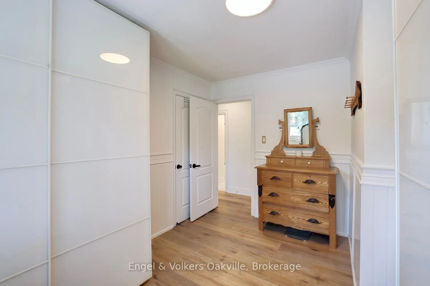 3281 Flanagan Crescent