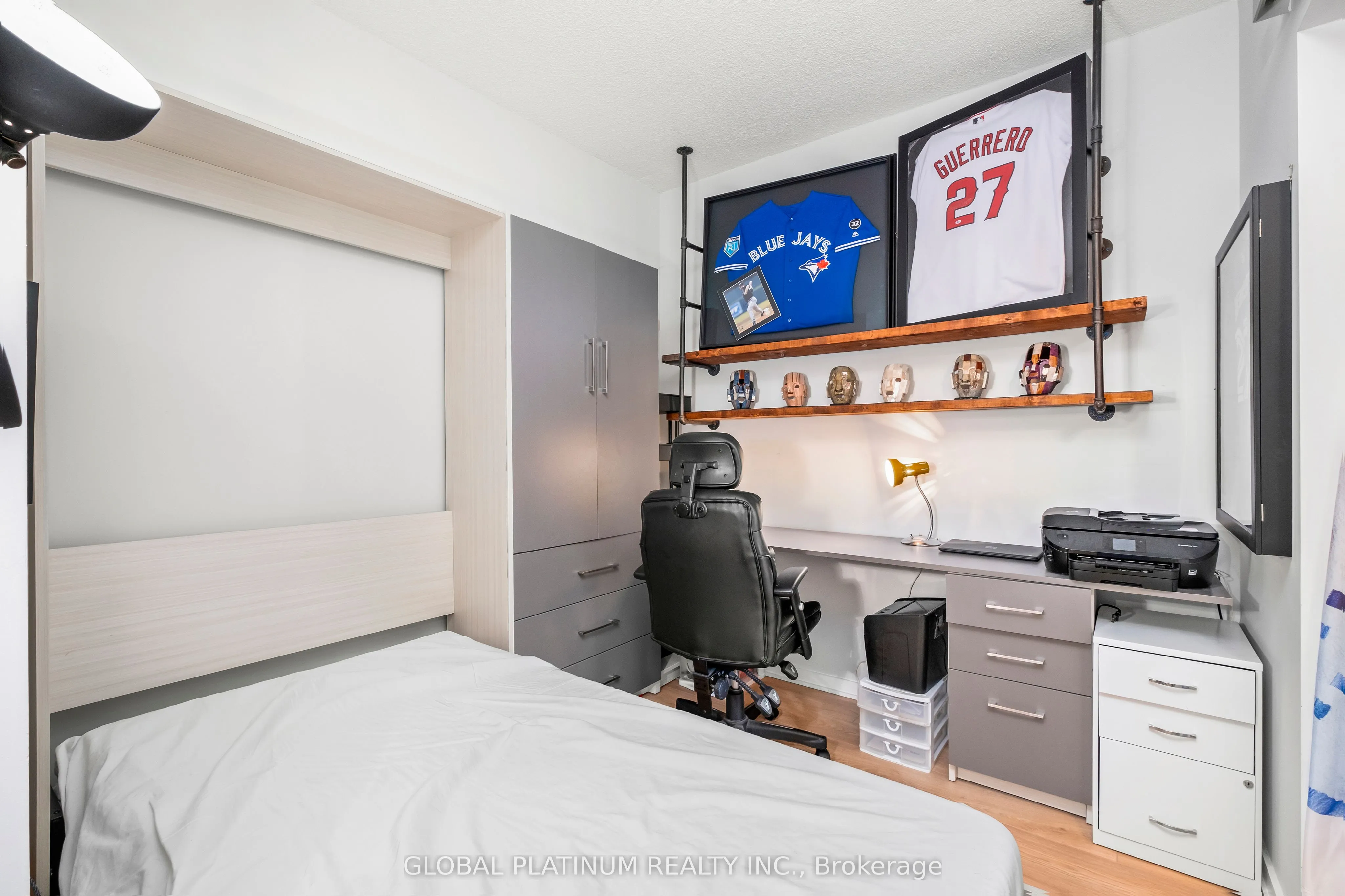 105 The Queensway Way #2014