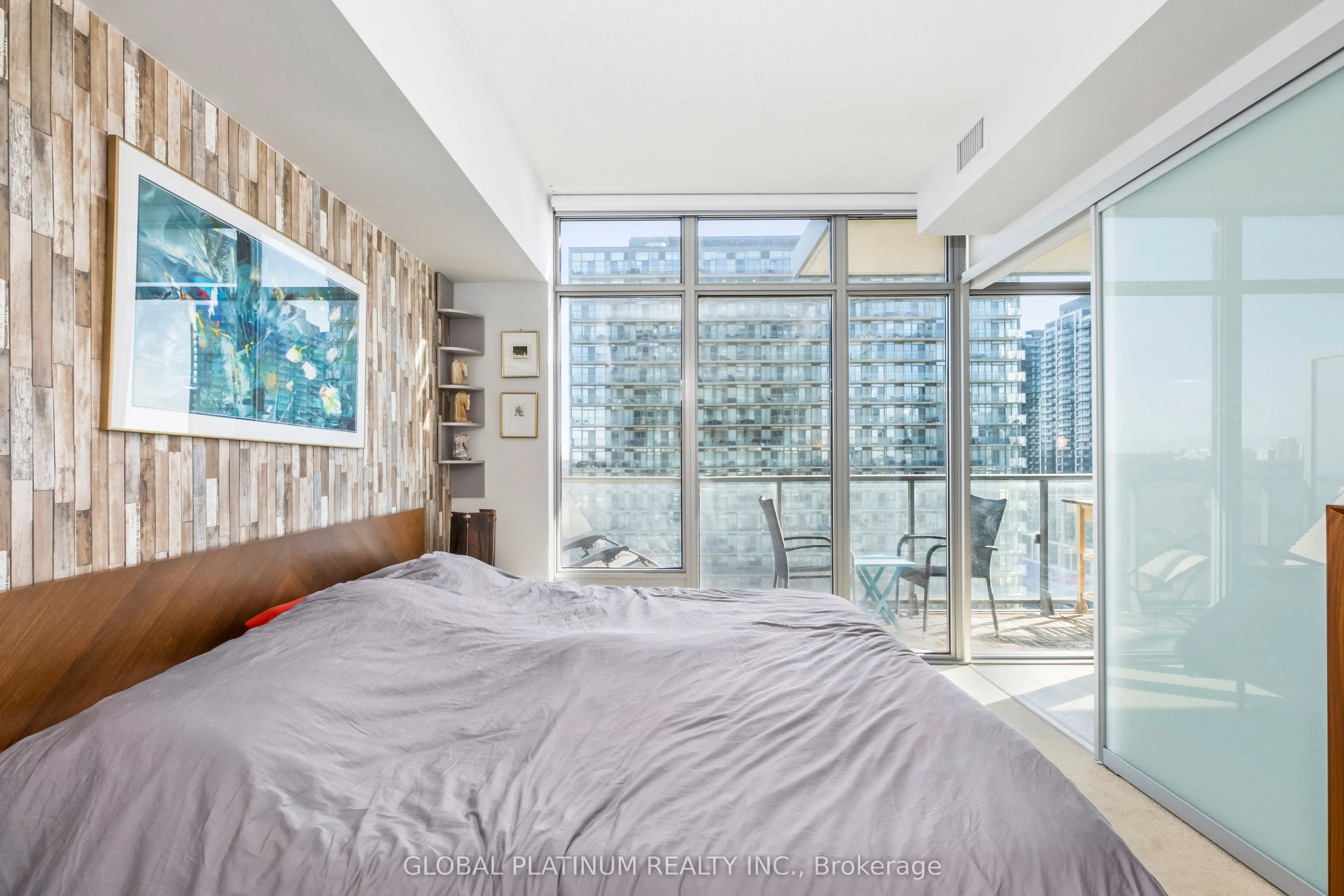 105 The Queensway Way #2014