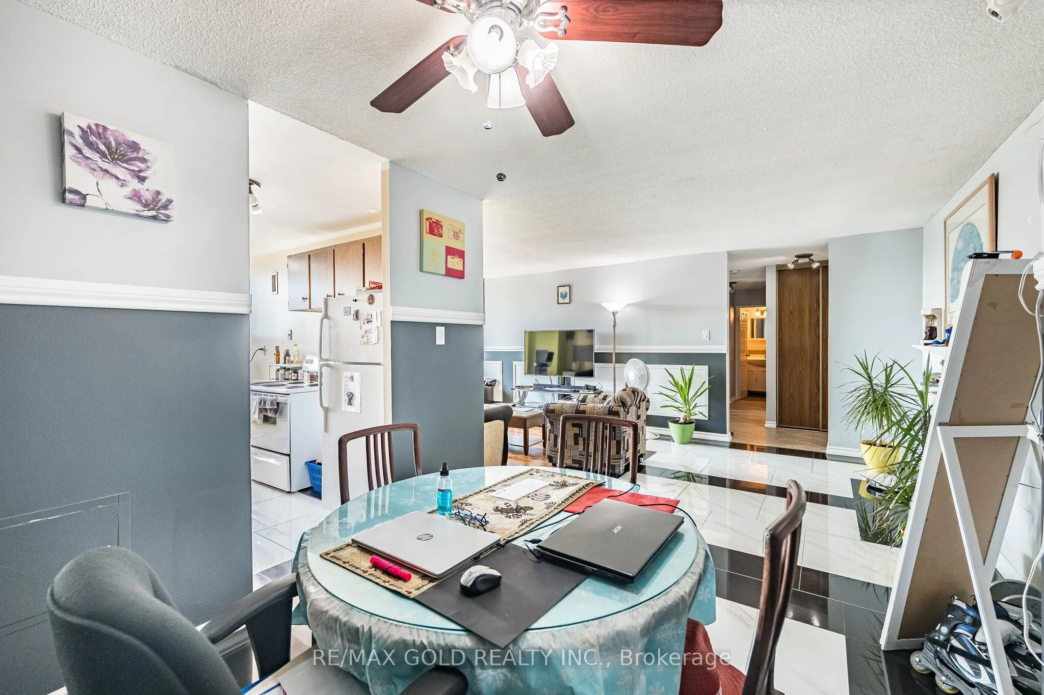 21 Knightsbridge Road #407