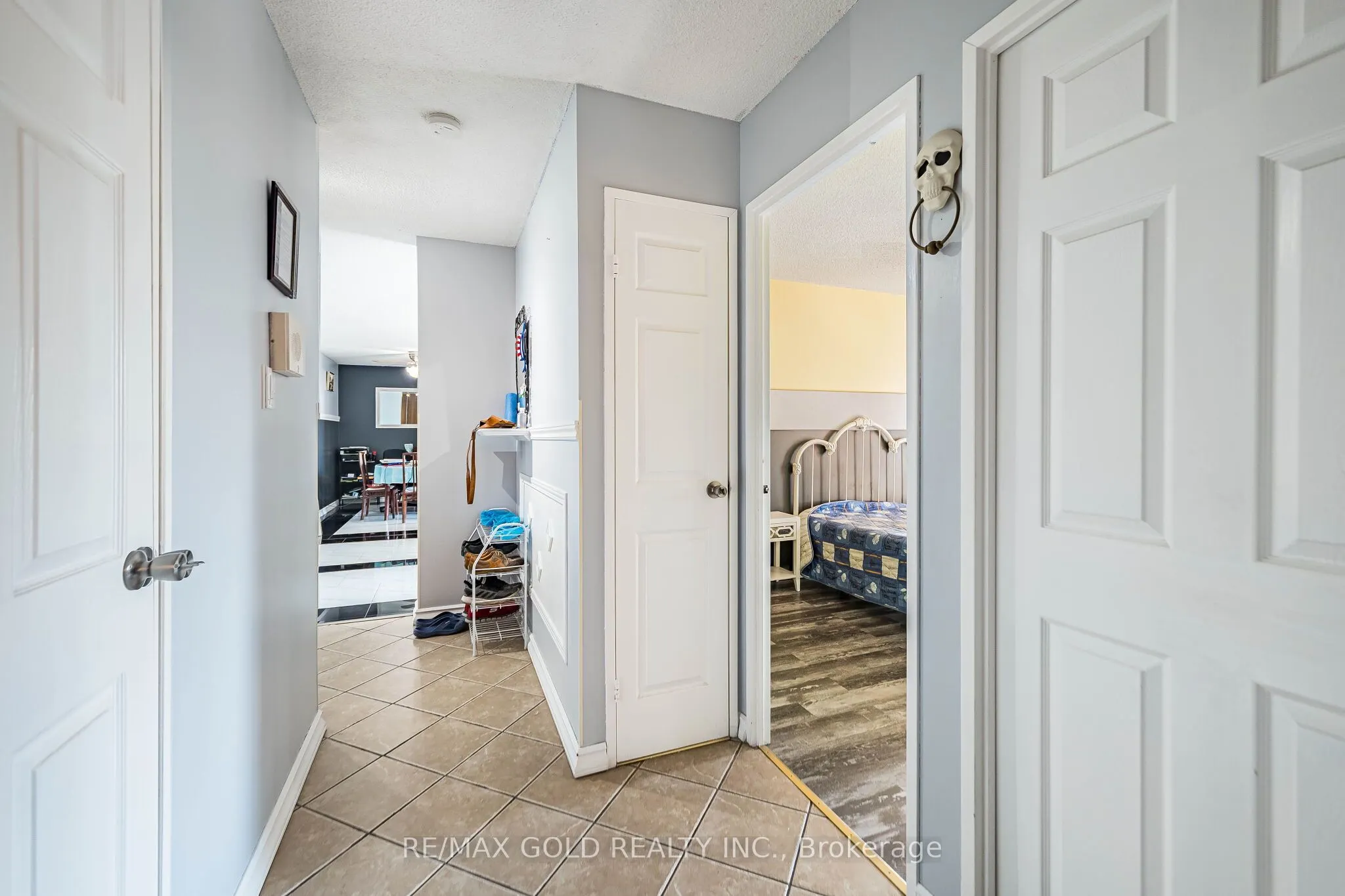 21 Knightsbridge Road #407
